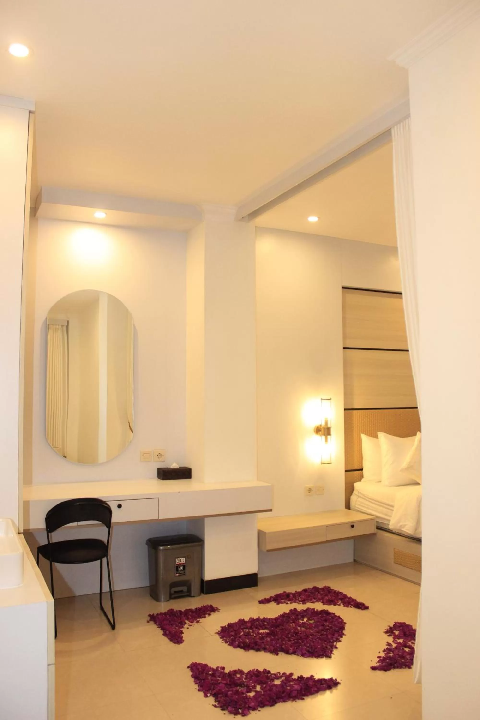 Bed in SUITE OCEAN BLUE