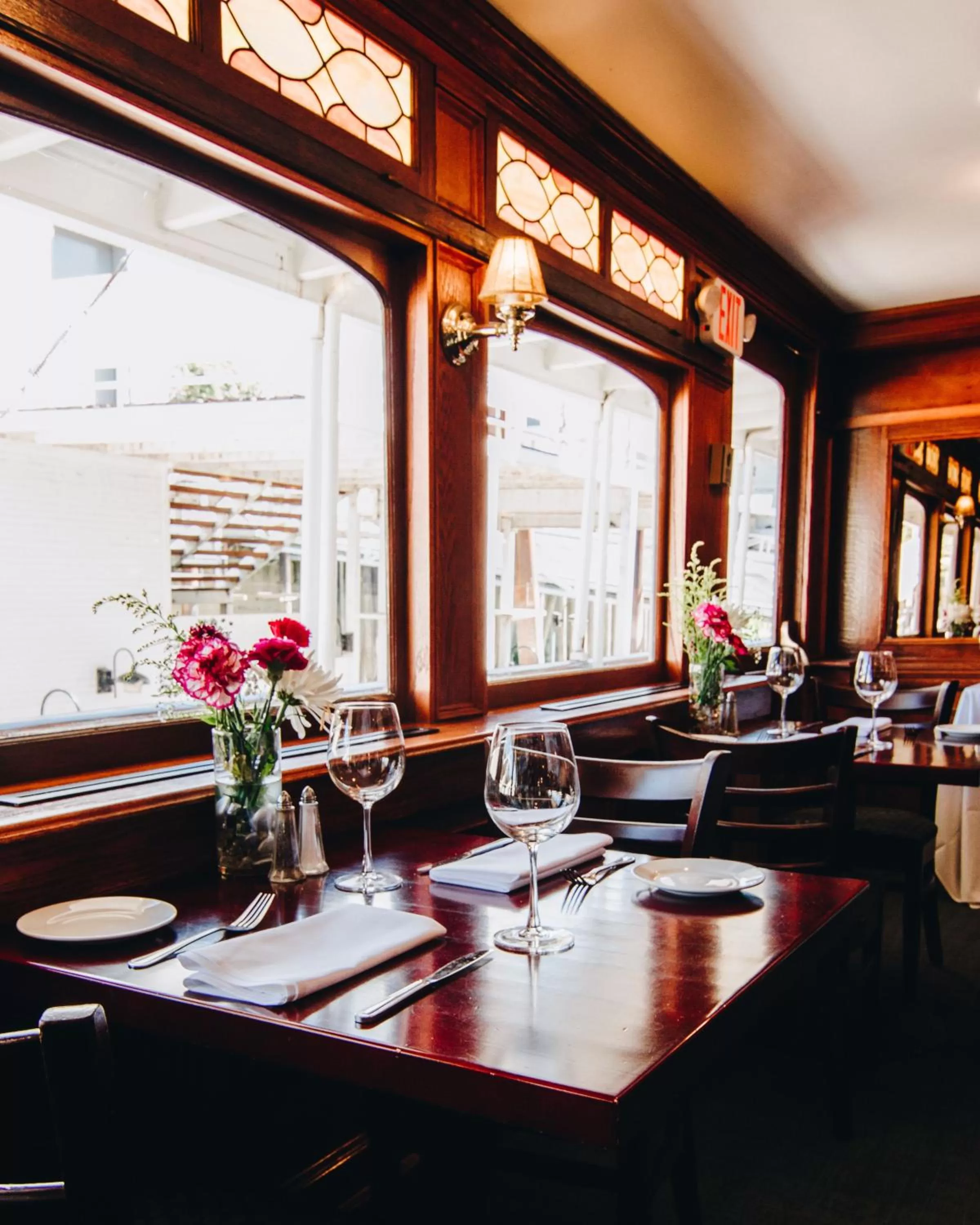 Restaurant/places to eat in Delta King Hotel