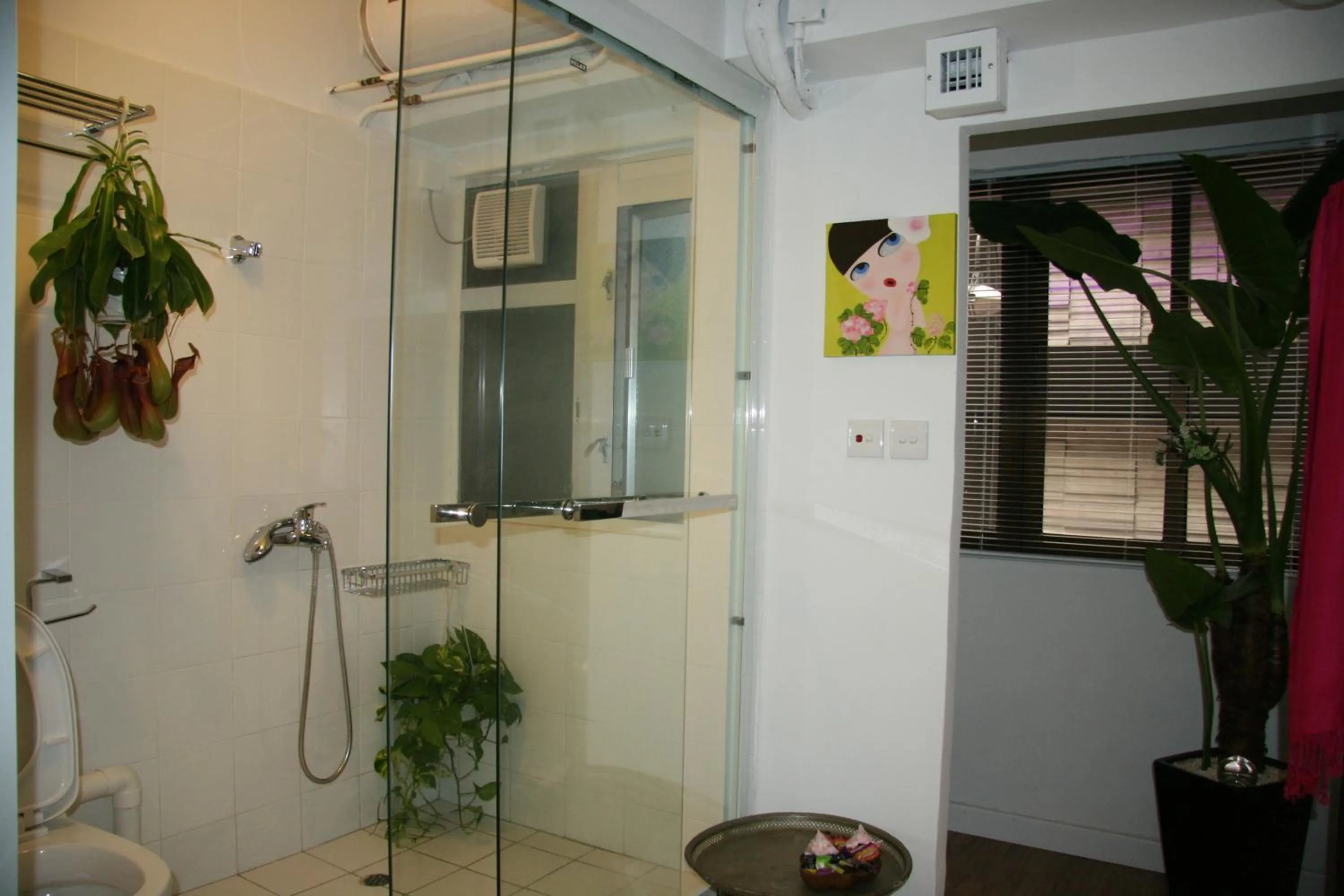 Toilet in Apple lnn Causeway Bay