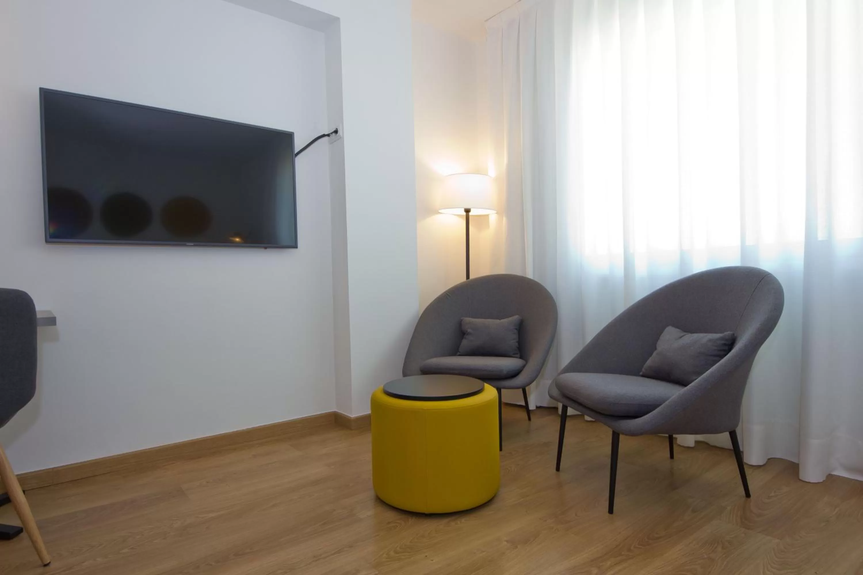 TV and multimedia in Aparthotel Atenea Valles