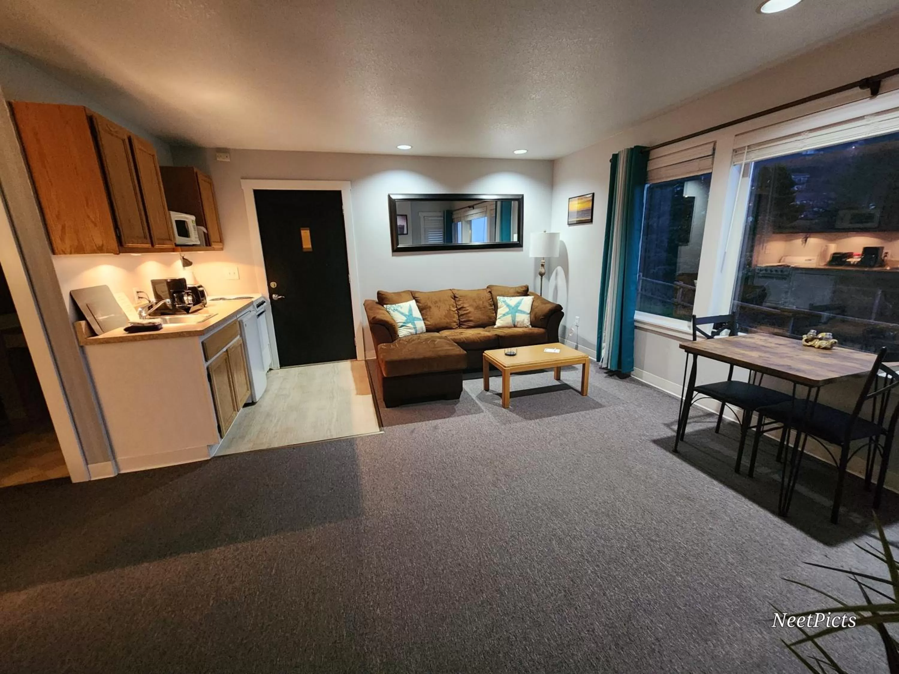 Kitchen or kitchenette in Inn at Arch Rock