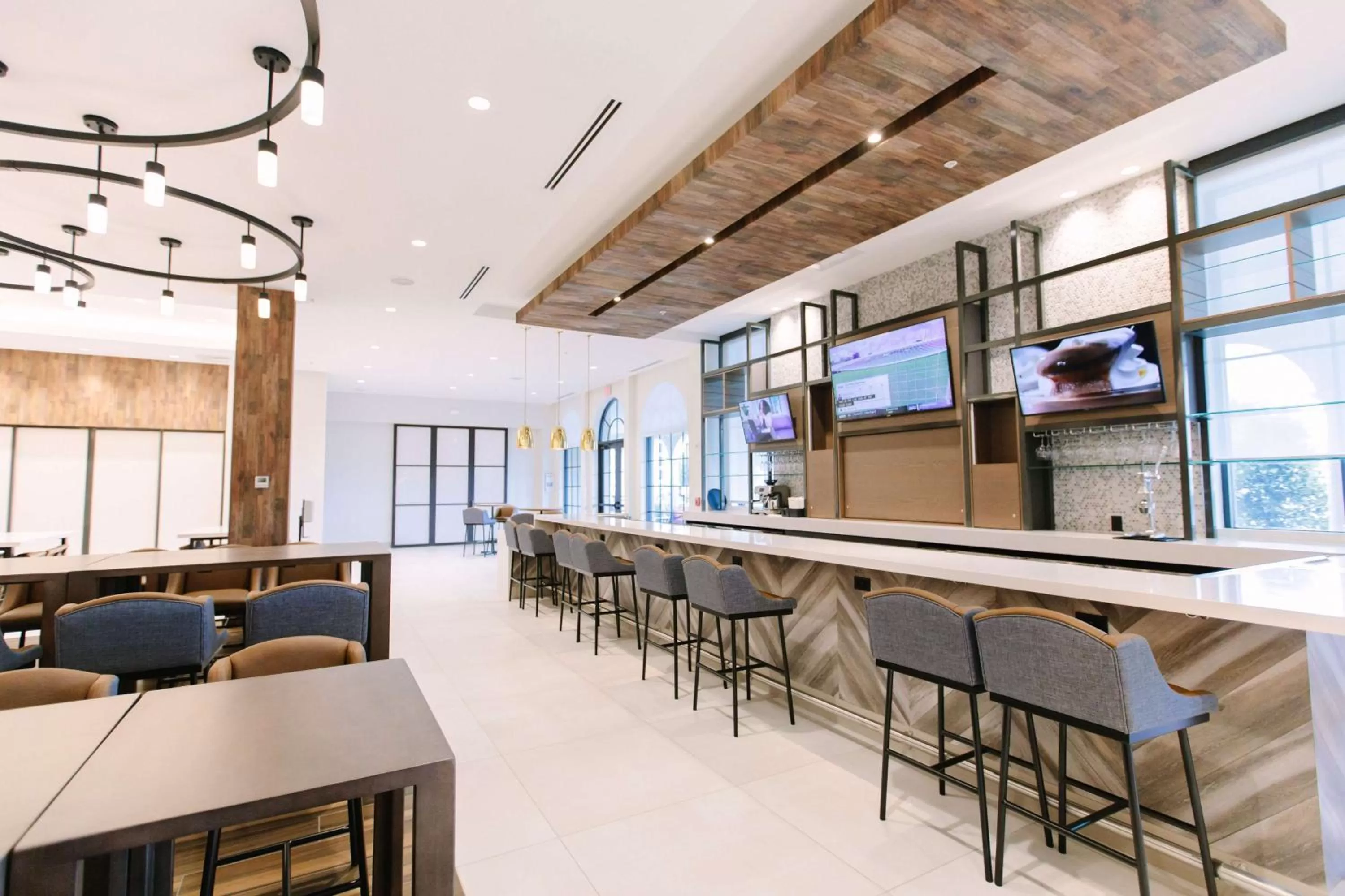 Lounge or bar in Hilton Garden Inn Winter Park, FL