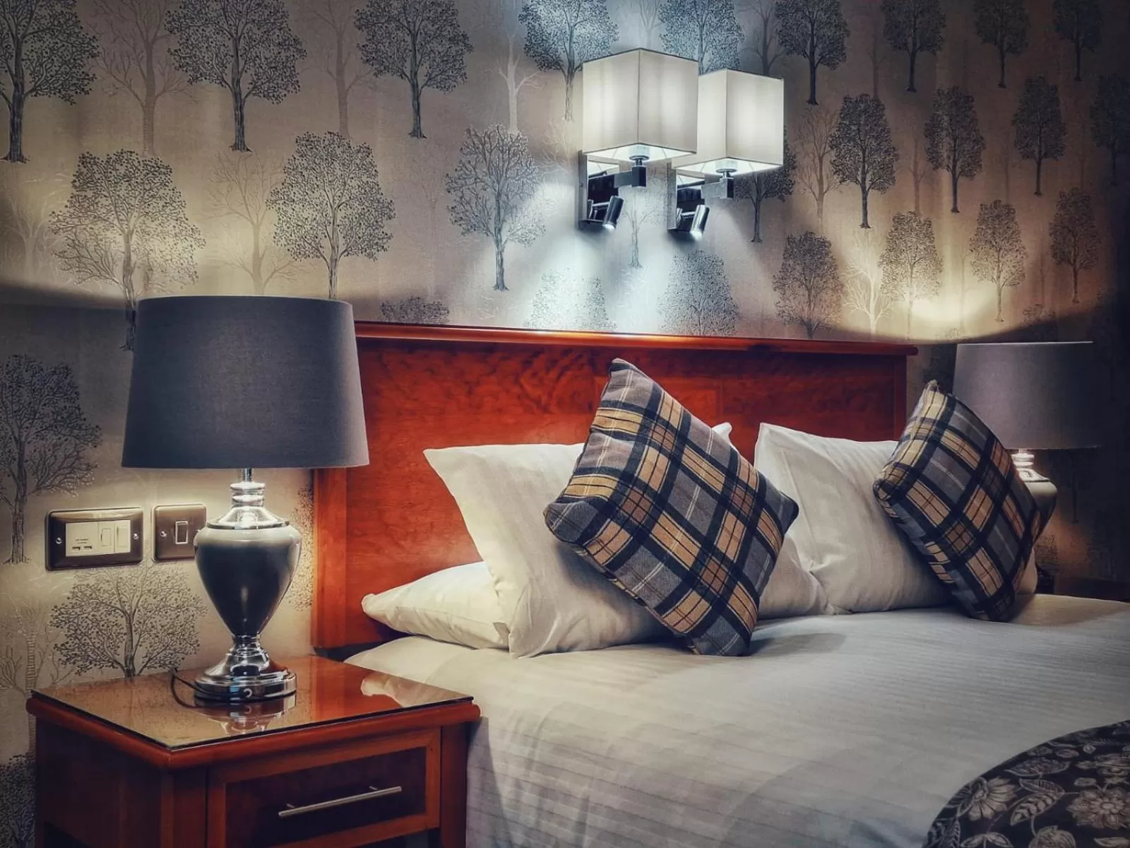 Bed in Swindon Blunsdon House Hotel, BW Premier Collection