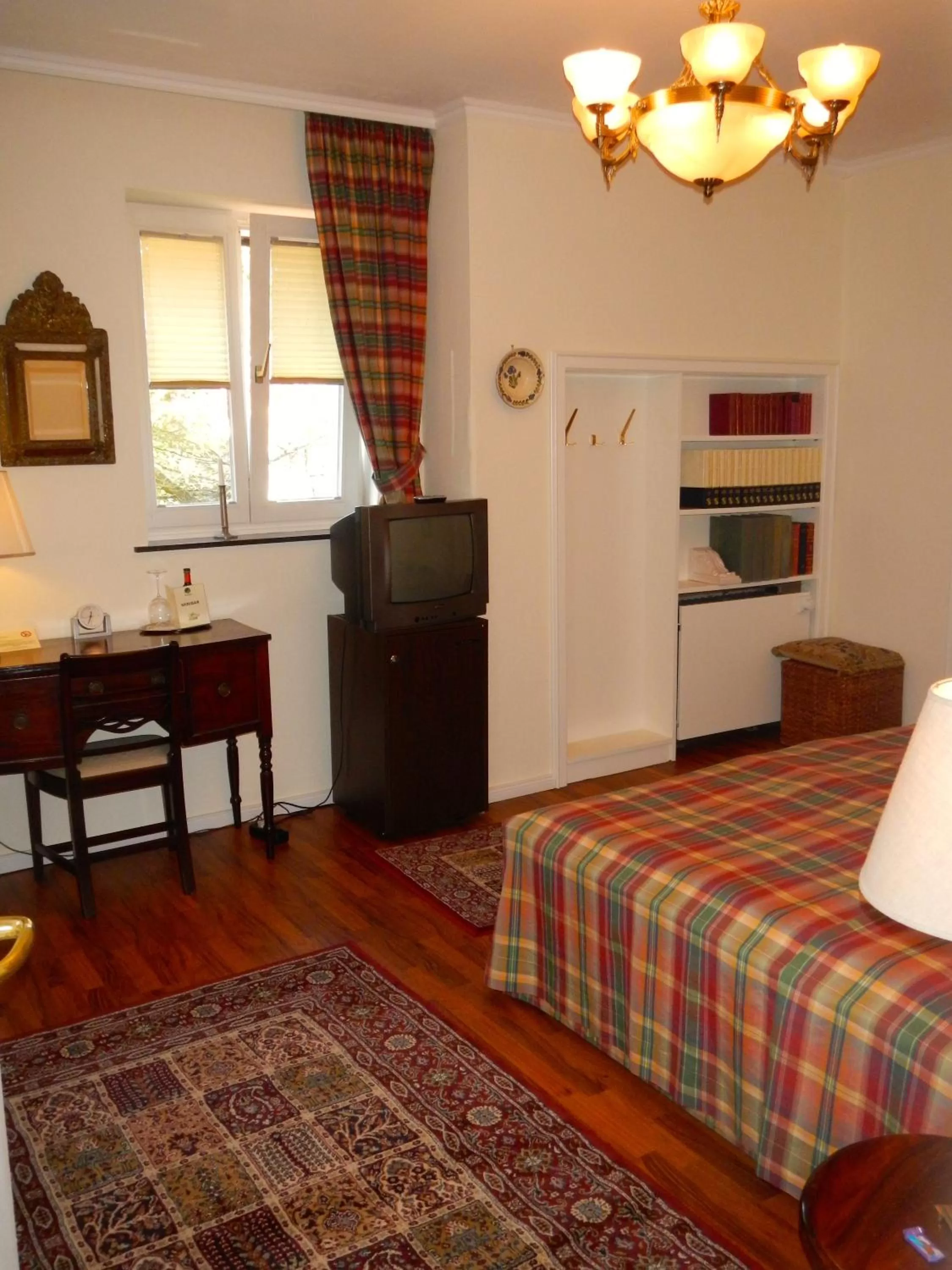 Photo of the whole room, Bed in Hotel Villa Meererbusch