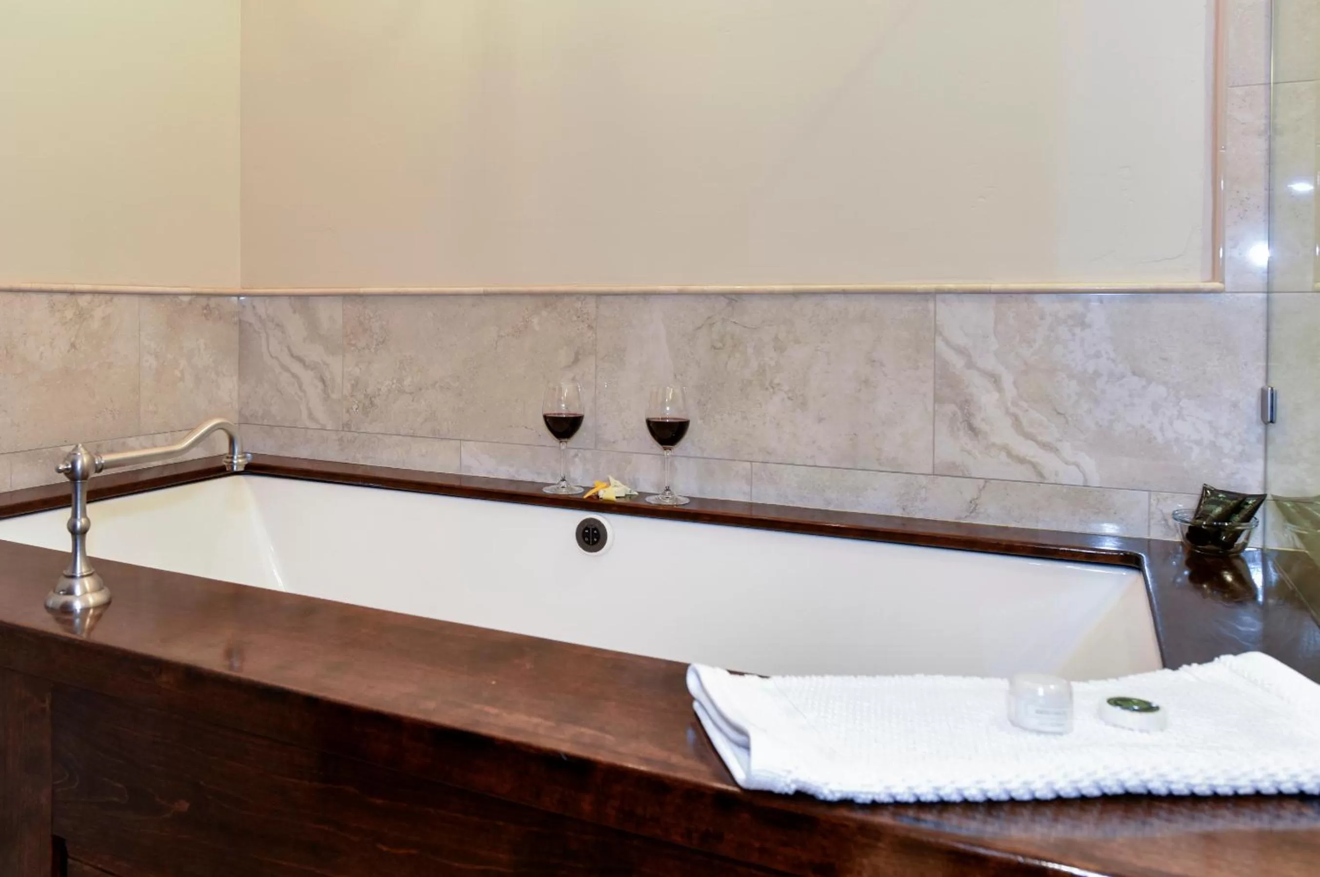 Bathroom in Blackbird Inn