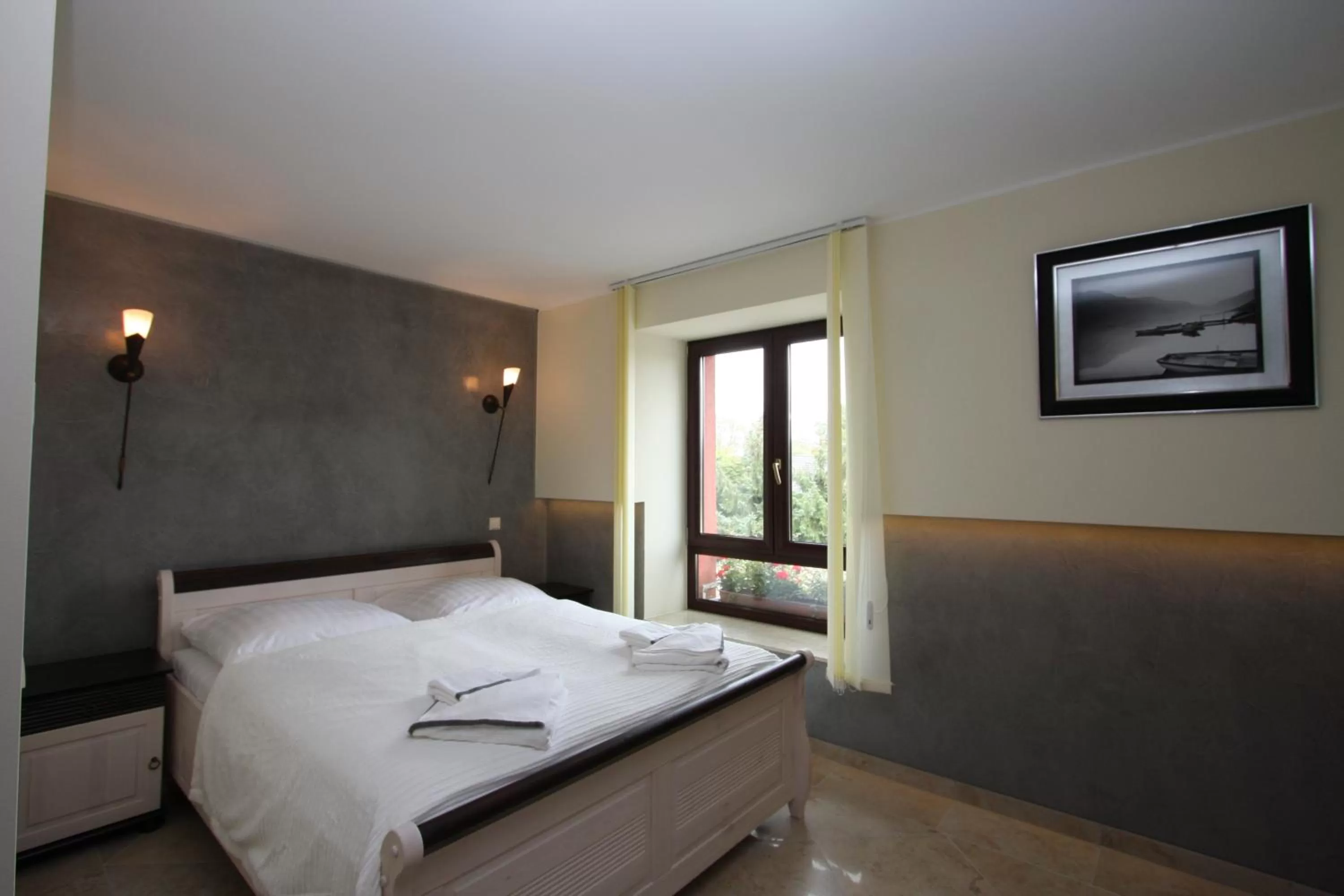 Photo of the whole room, Bed in Hotel Da Gianni GmbH