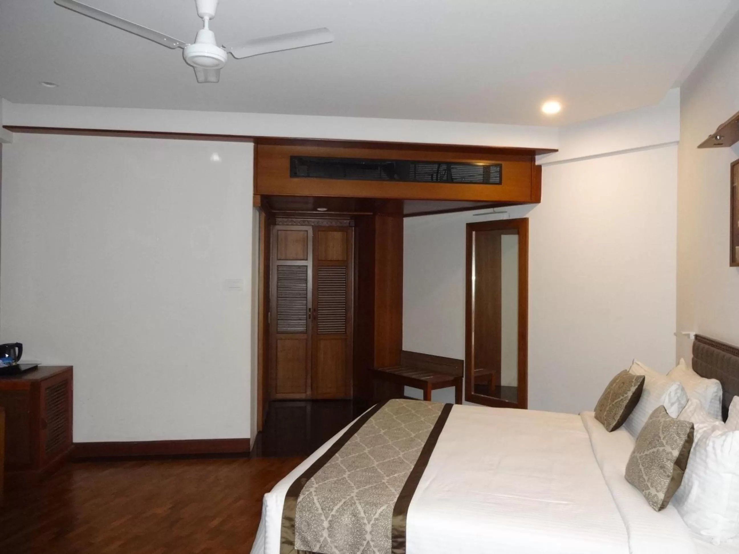Photo of the whole room in Keys Select by Lemon Tree Hotels, Malabar Gate, Kozhikode