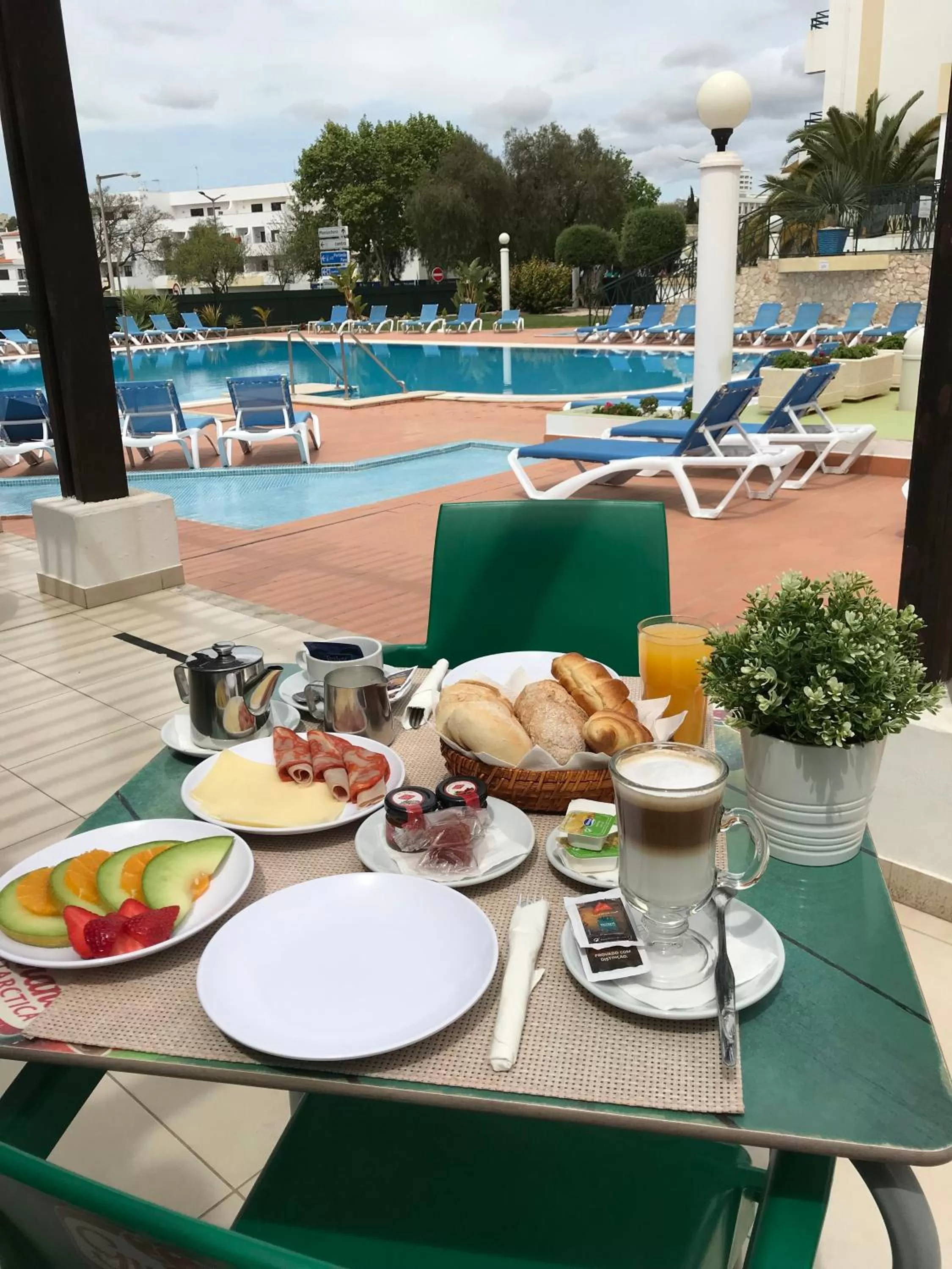 Continental breakfast in Ourabay Hotel Apartamento - Art & Holidays