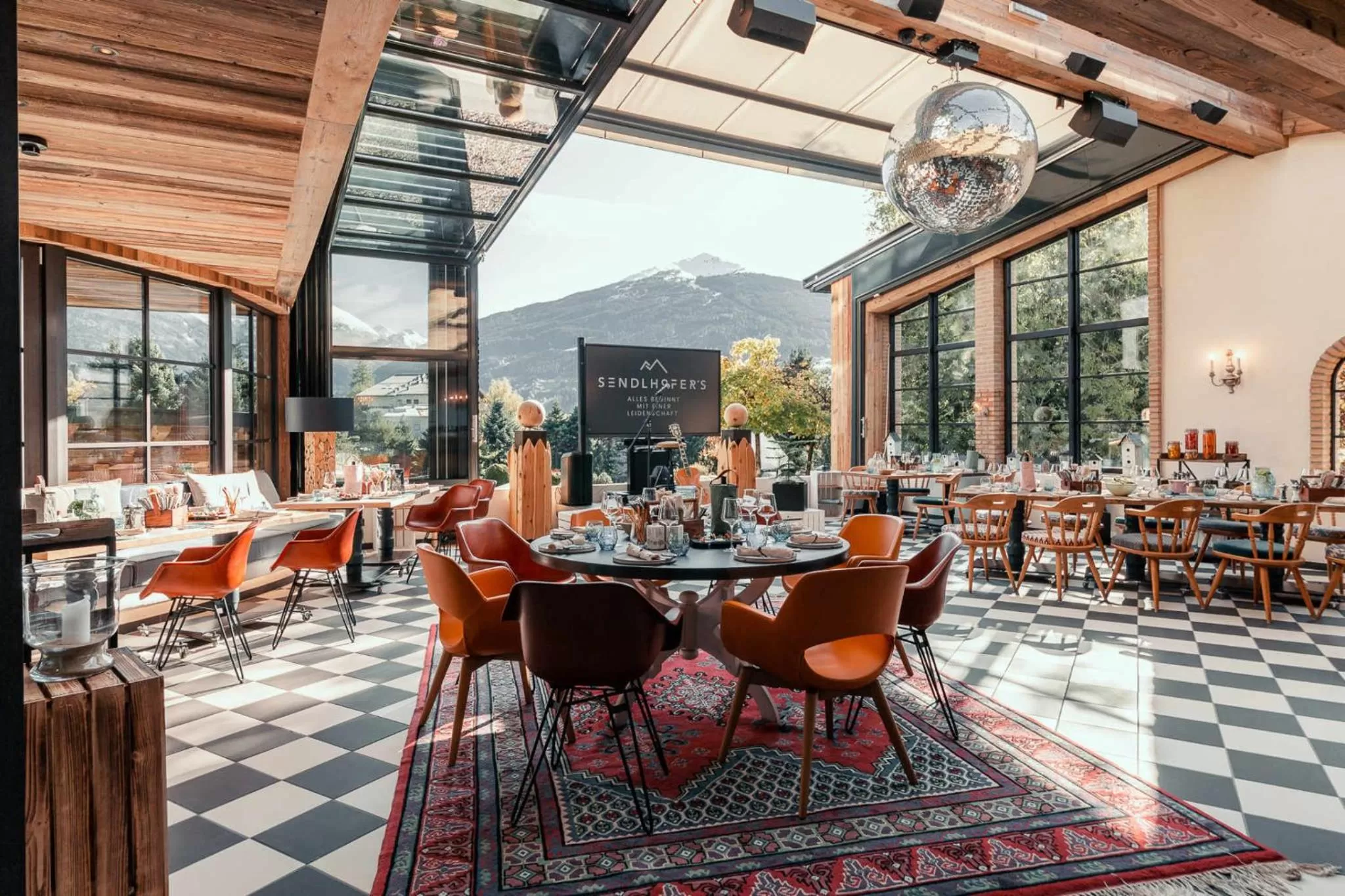 Business facilities in Sendlhofer's