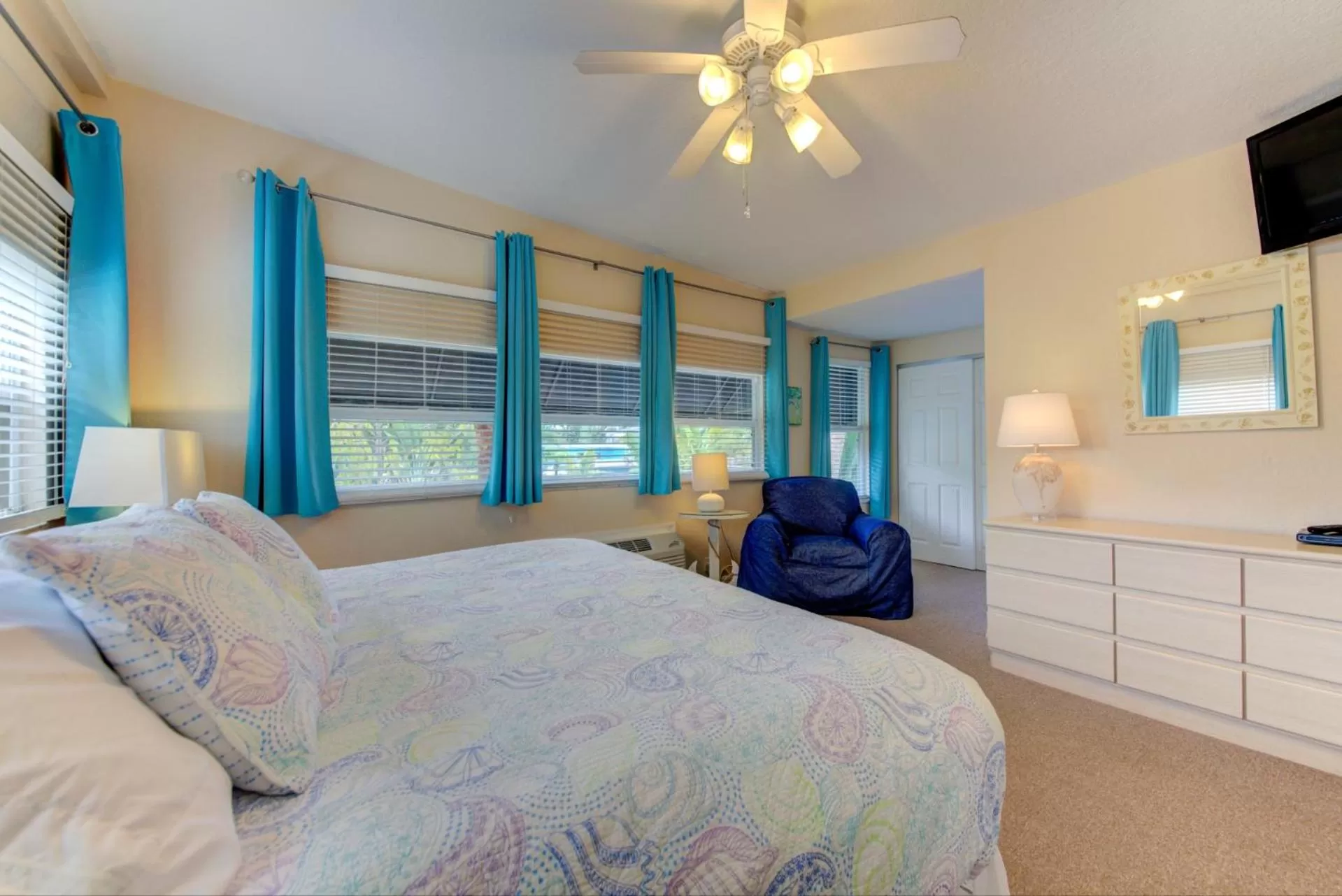 Photo of the whole room, Bed in The Ringling Beach House