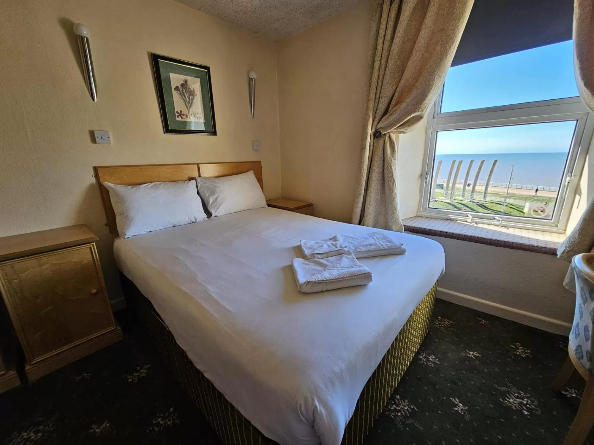 Bedroom, Bed in Balmoral Hotel