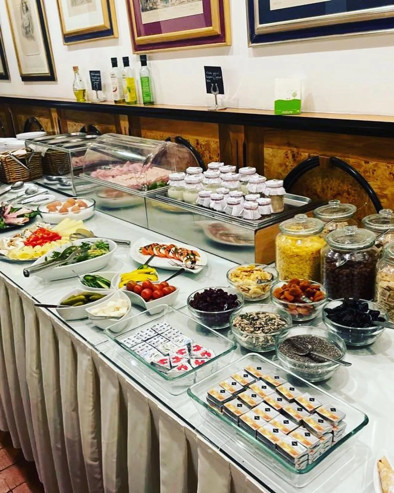 Breakfast in Royal Ricc