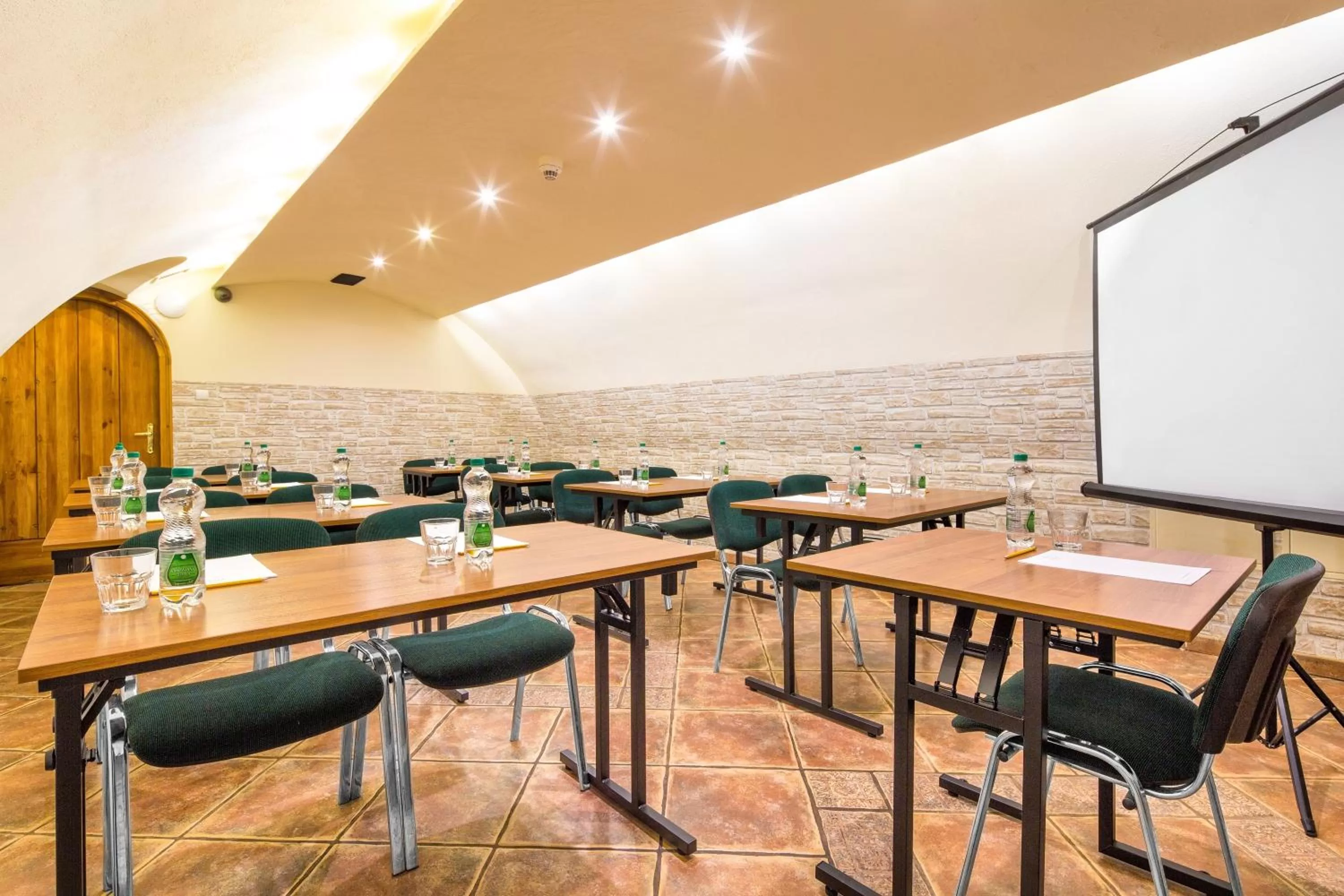 Business facilities in Hotel Regent