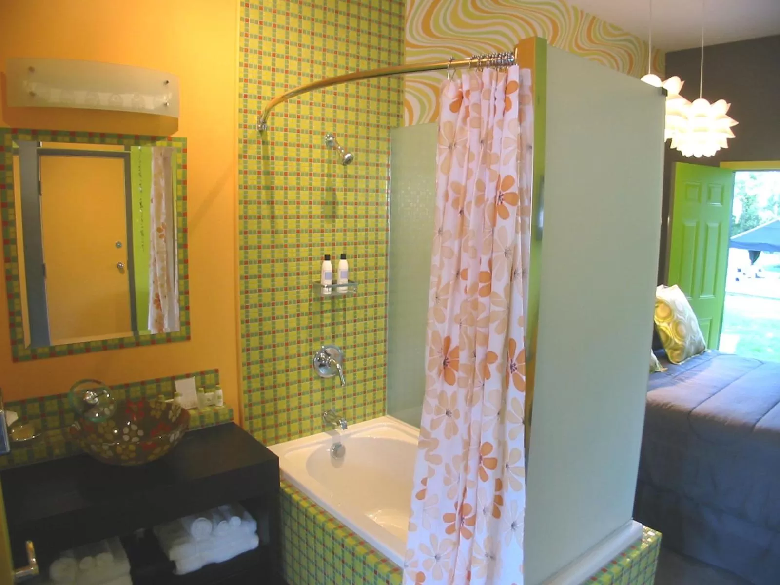 Shower in The Roxbury