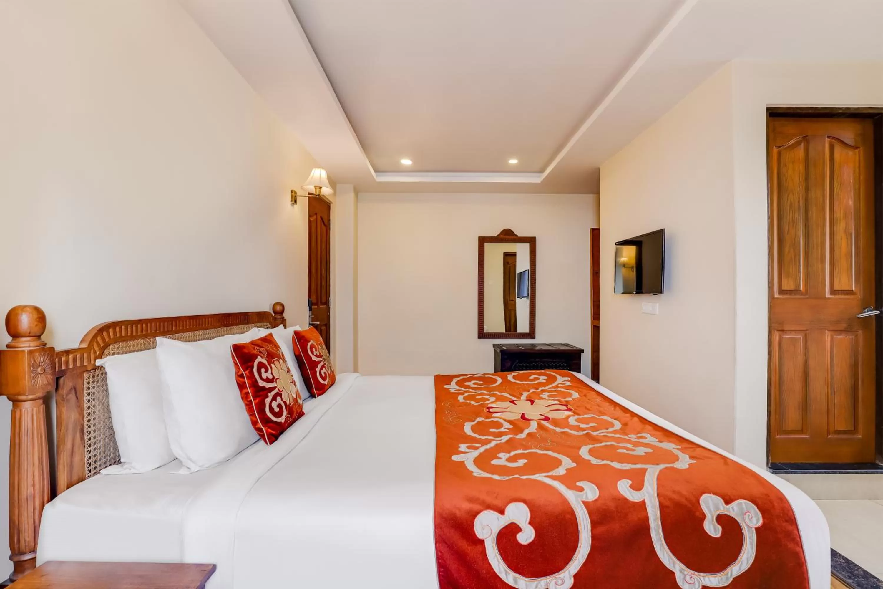 Bed in Summit Hermon Hotel & Spa