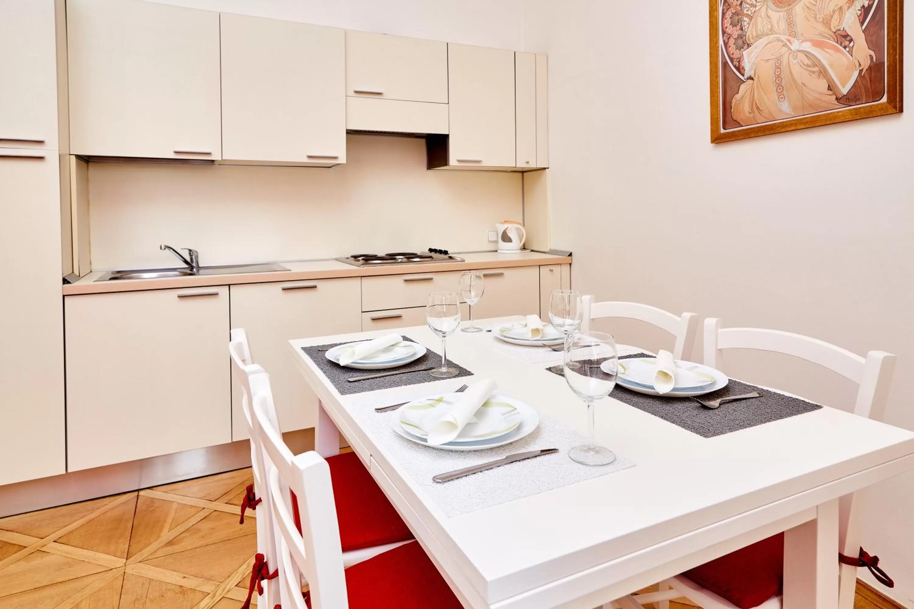 Kitchen or kitchenette in Three Golden Crowns Apartments