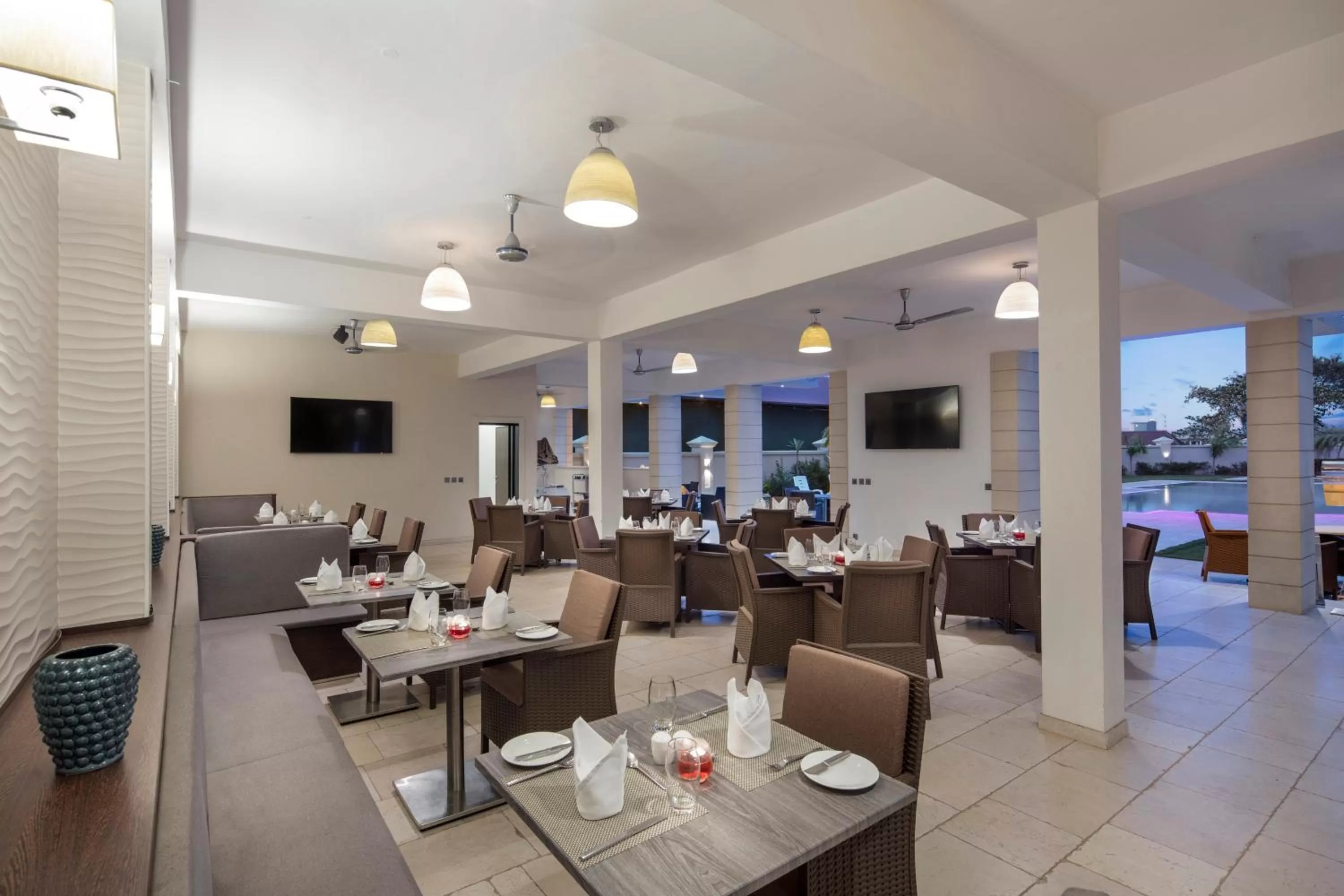 Restaurant/places to eat in Fraser Suites Abuja