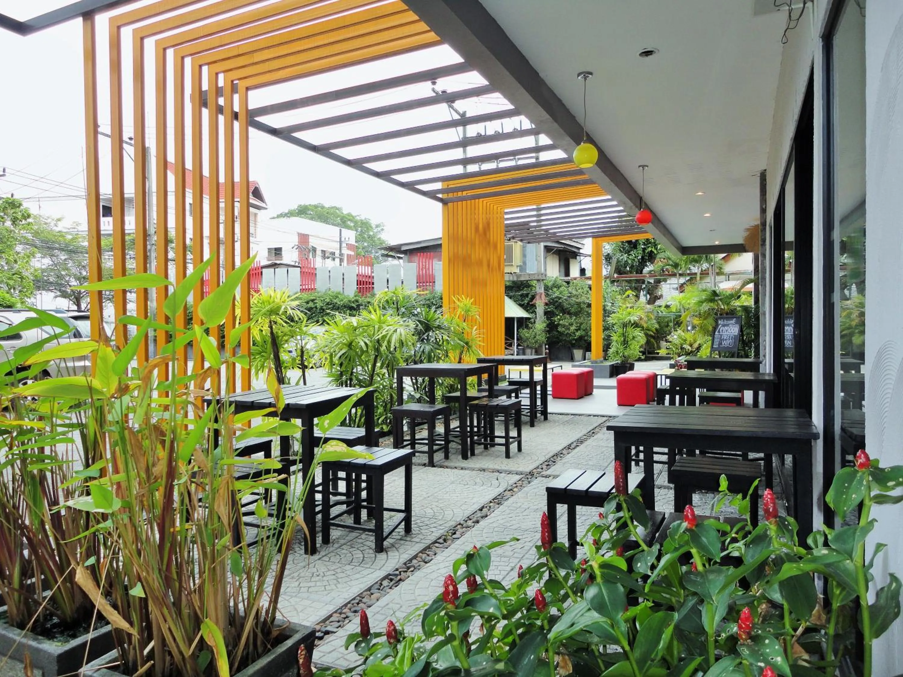 Food and drinks in La Moon At Phuket - SHA Extra Plus