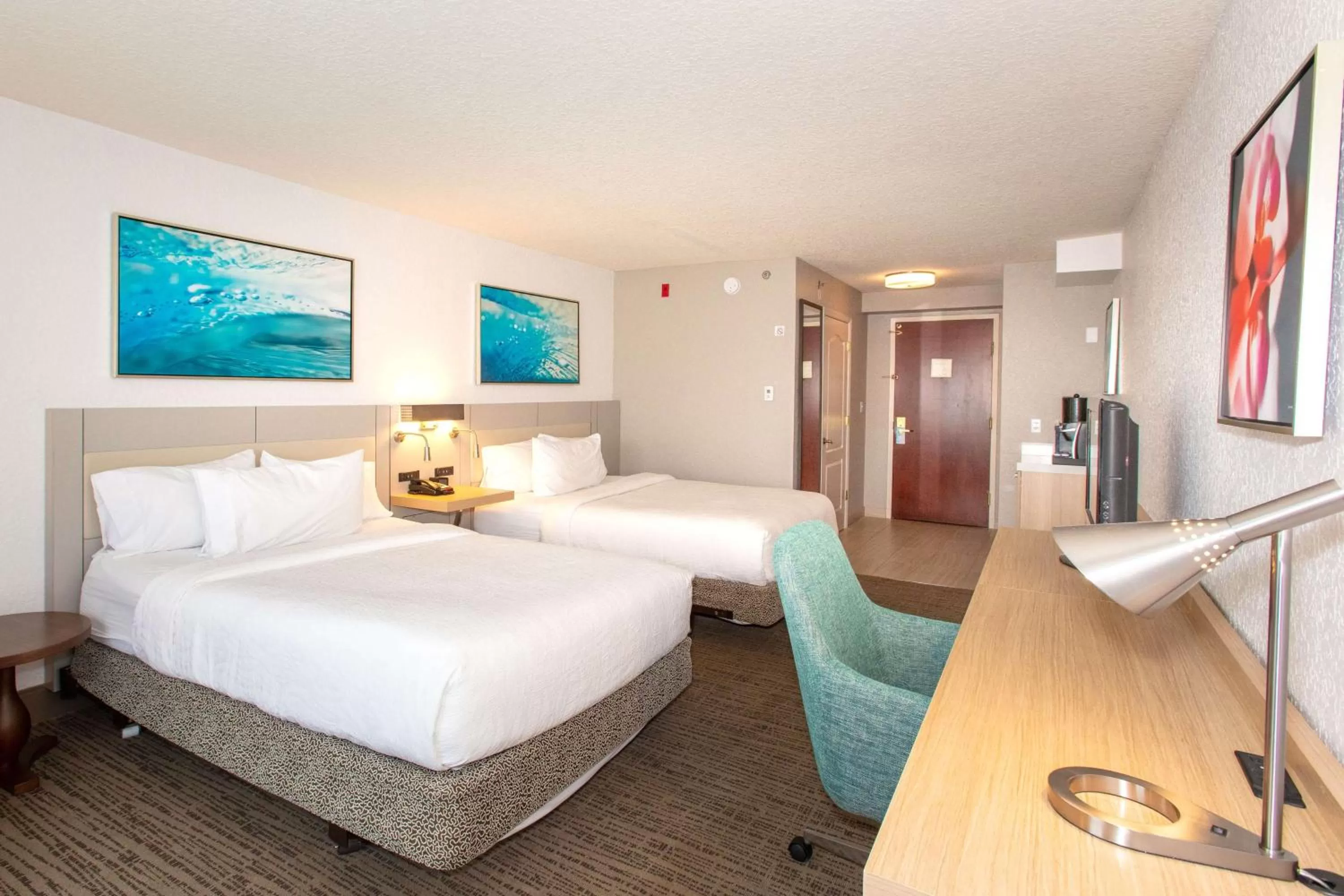 Bed in Hilton Garden Inn Jacksonville Airport