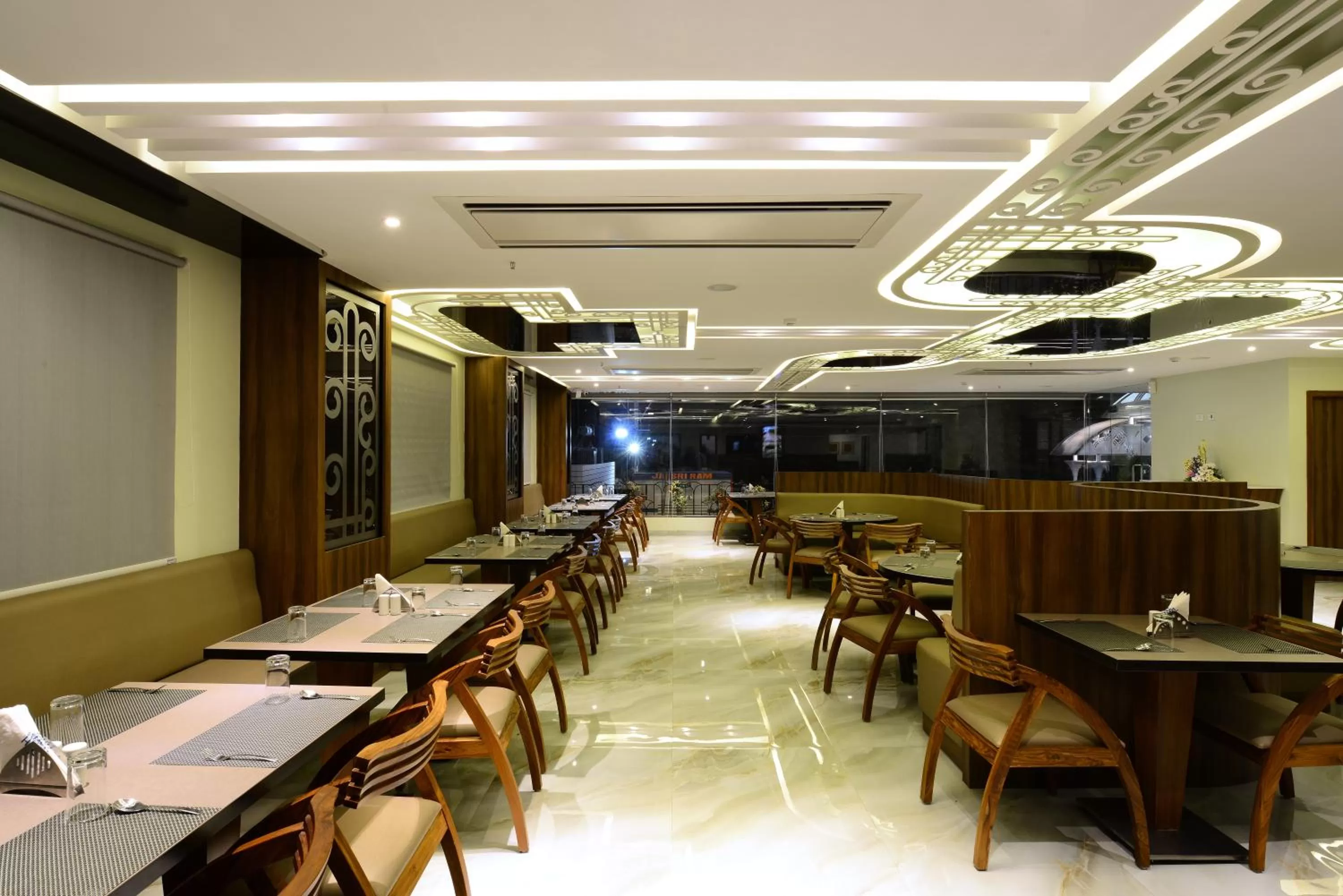 Restaurant/places to eat in Taj Mahal Hotel