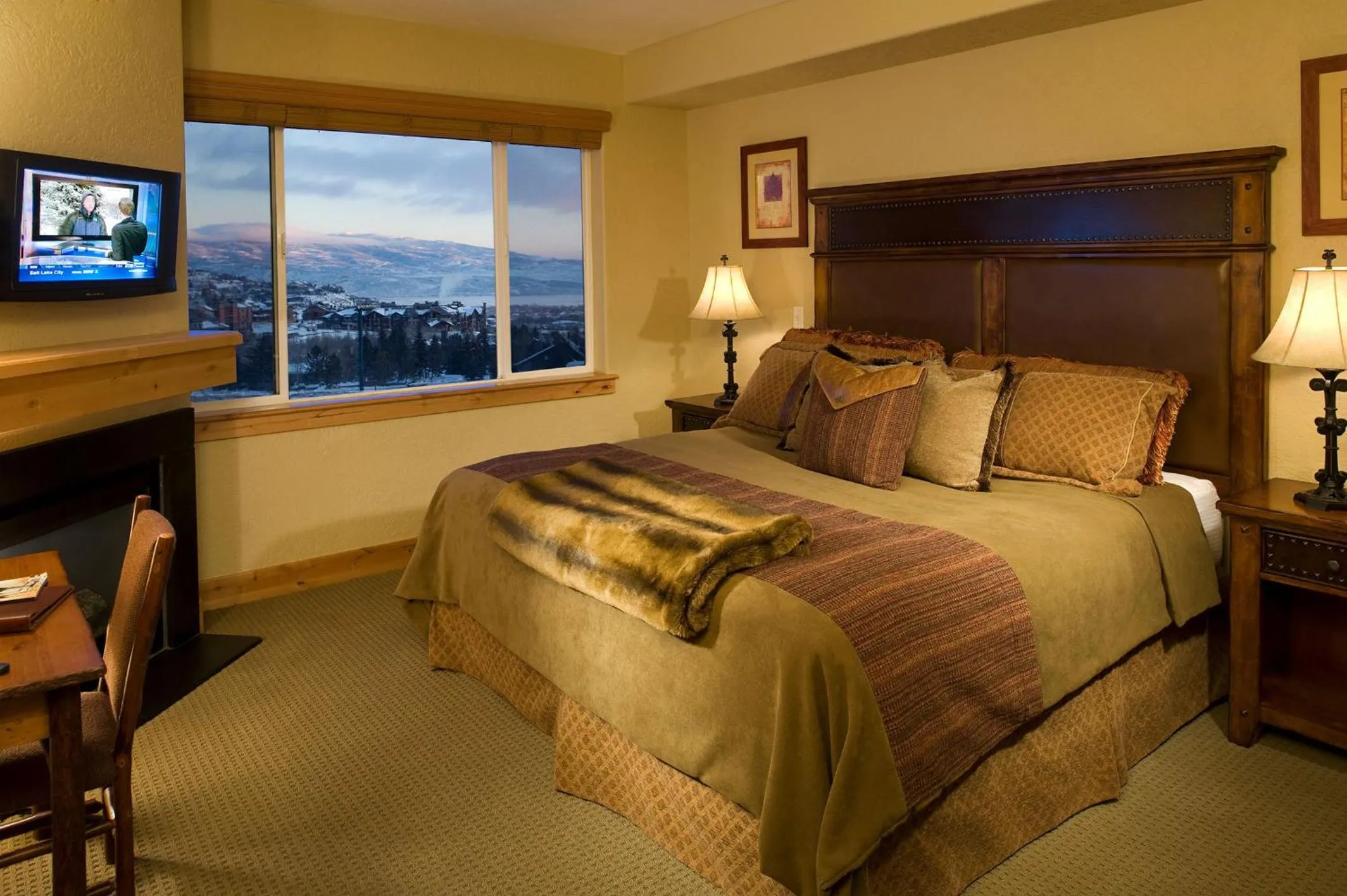 Photo of the whole room, Bed in Silverado Lodge by Park City - Canyons Village