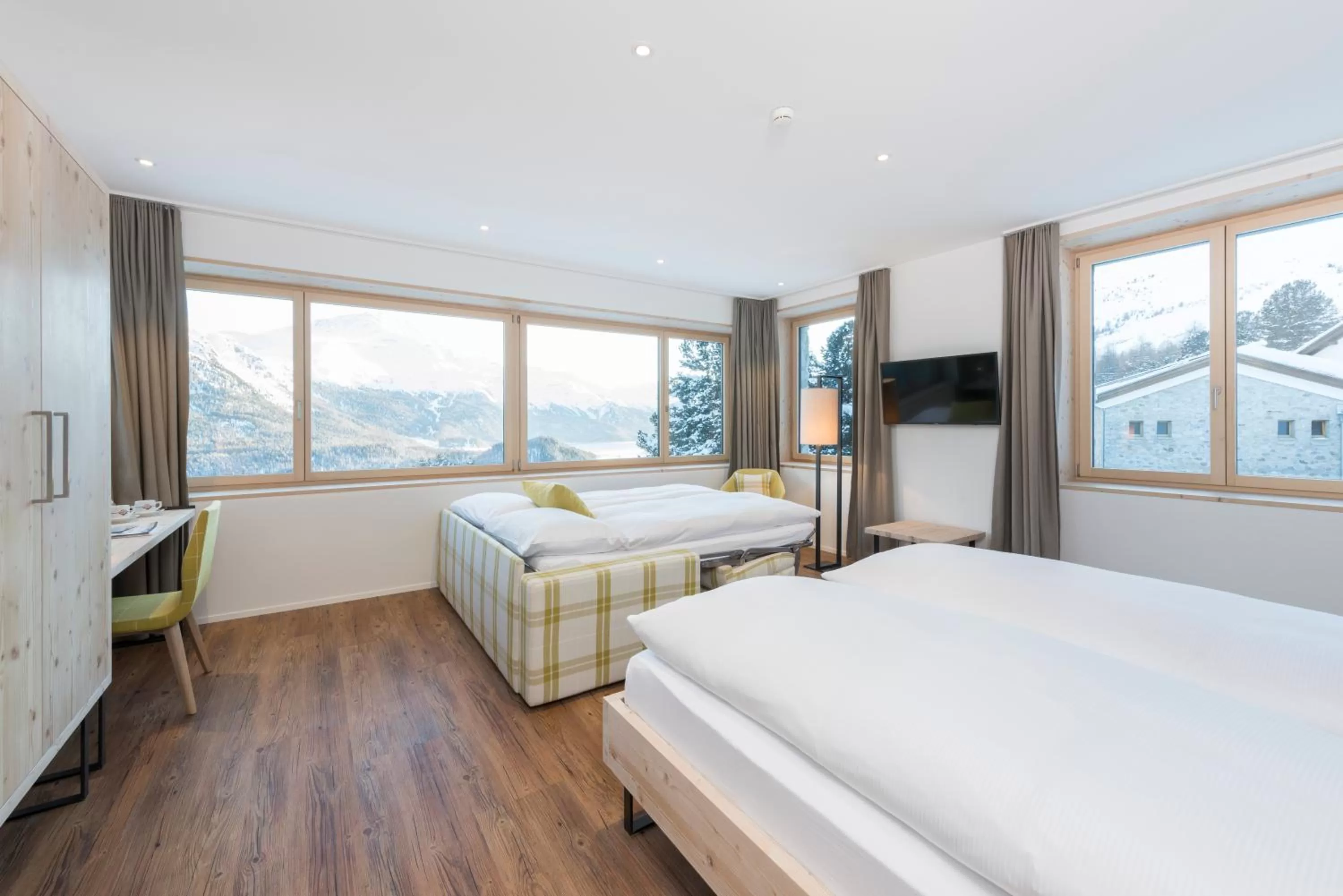 Photo of the whole room, Bed in Randolins Familienresort