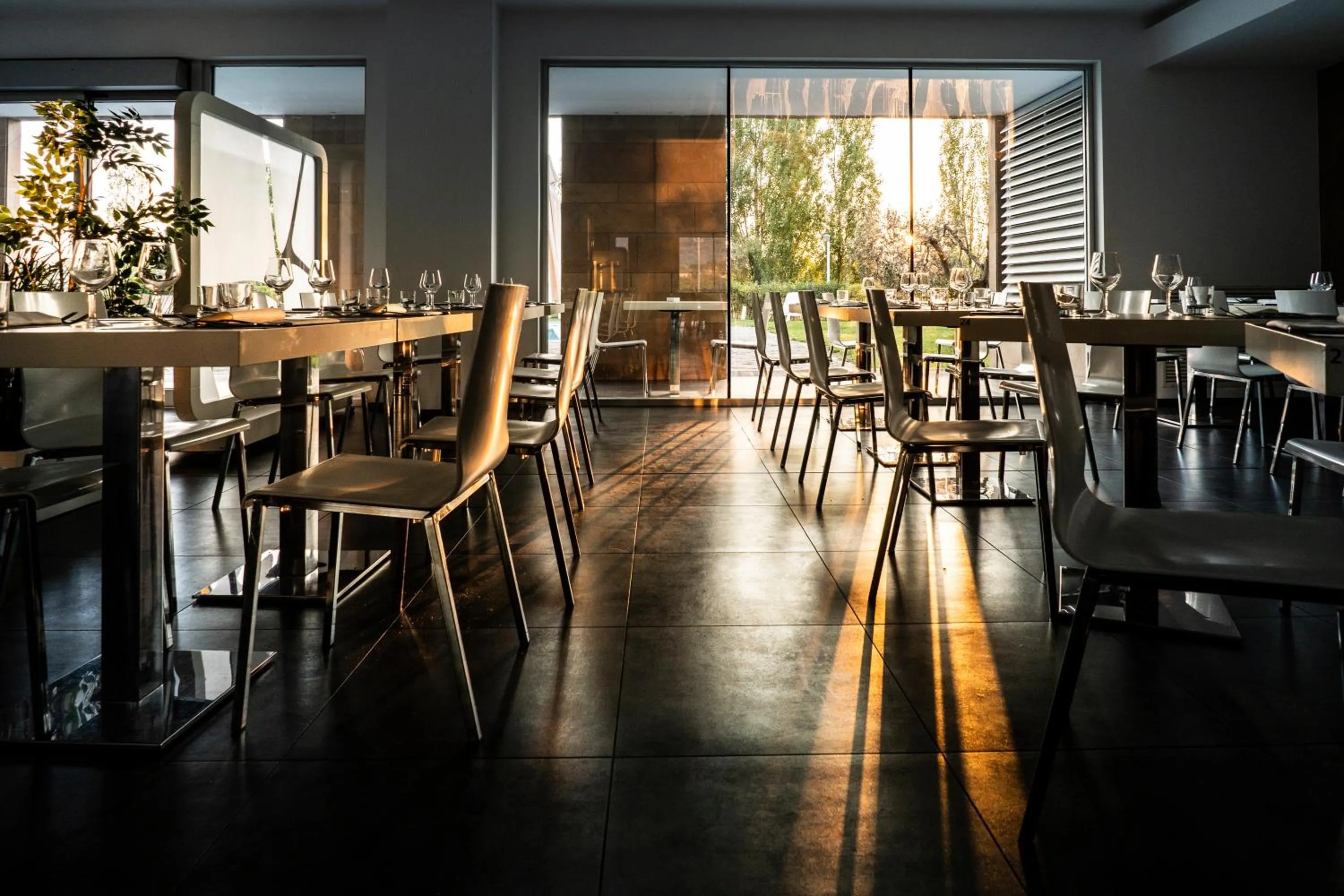 Restaurant/places to eat in A Point Arezzo Park Hotel