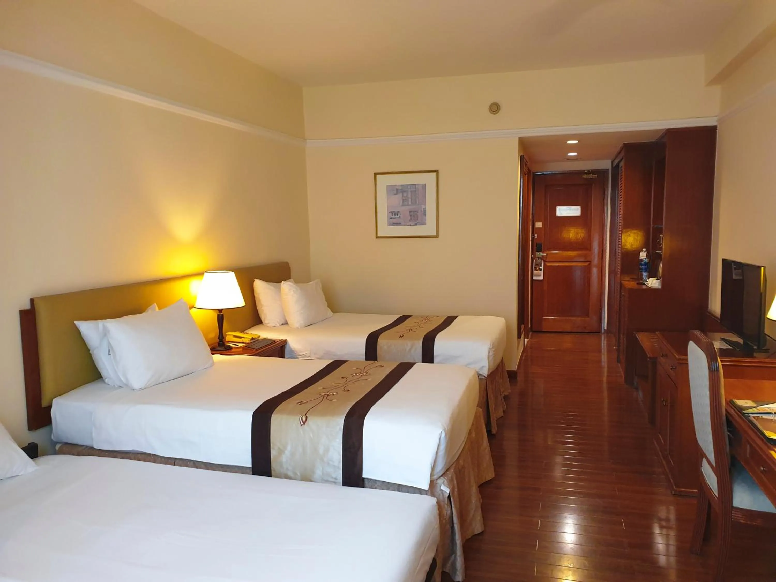 Photo of the whole room, Bed in Ramana Saigon Hotel