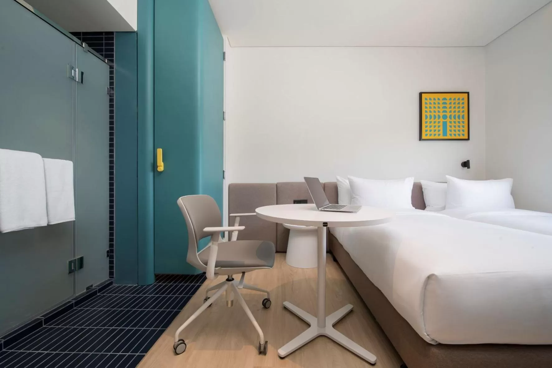 Shower, Bed in GO Hotel Bowin at Robinson Lifestyle Bowin