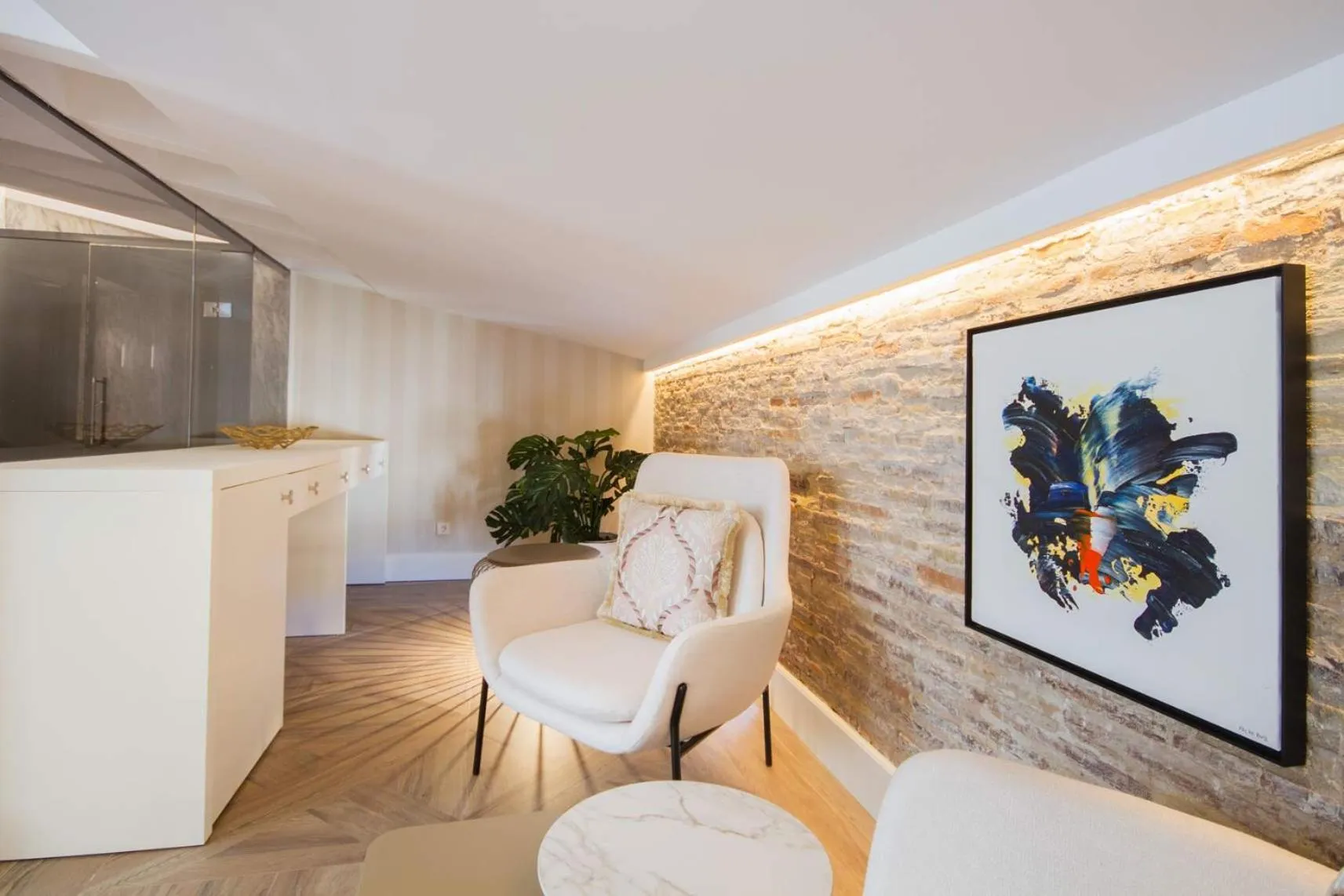 Seating area in MYR Palacio Vallier