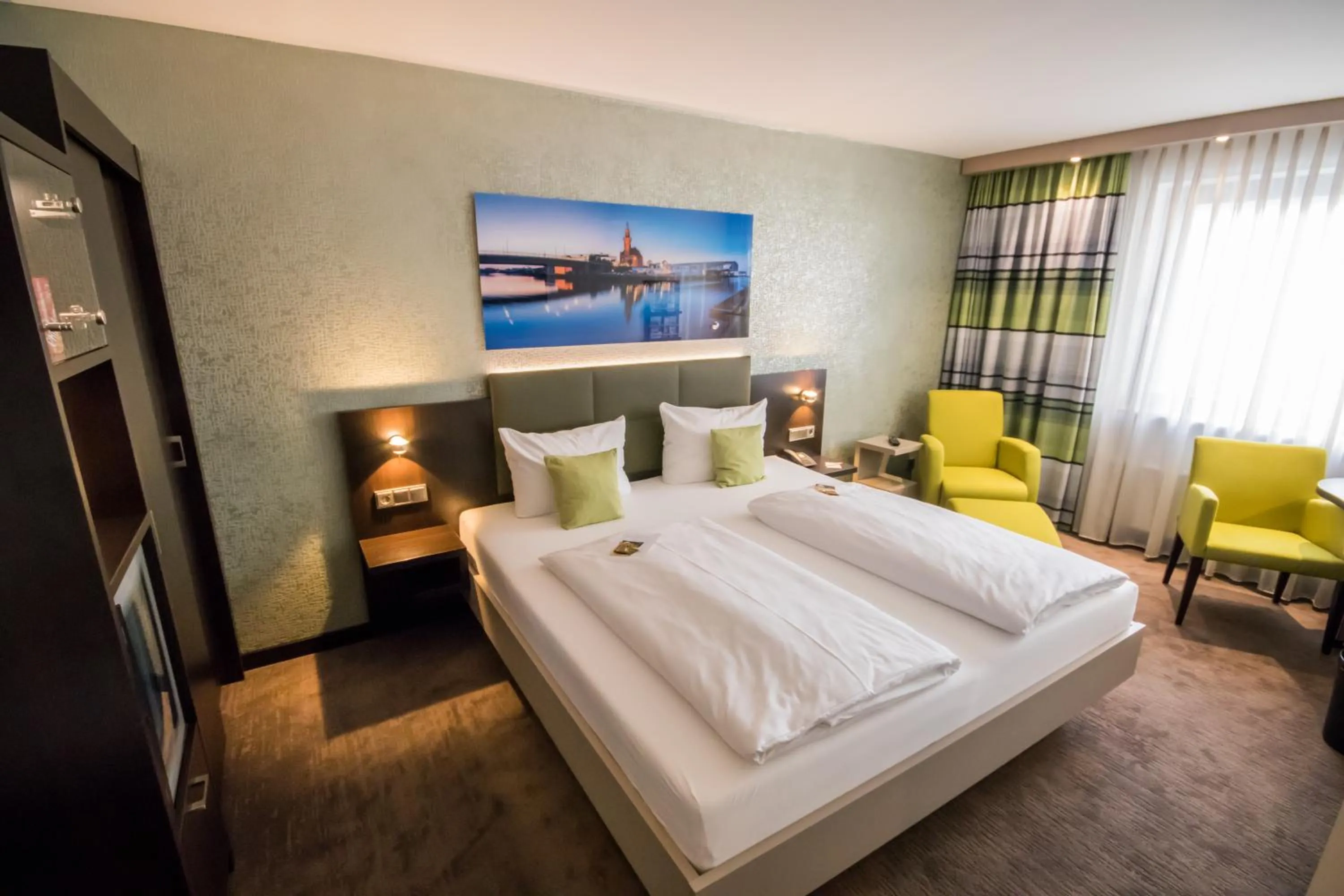 Photo of the whole room, Bed in Ringhotel Drees