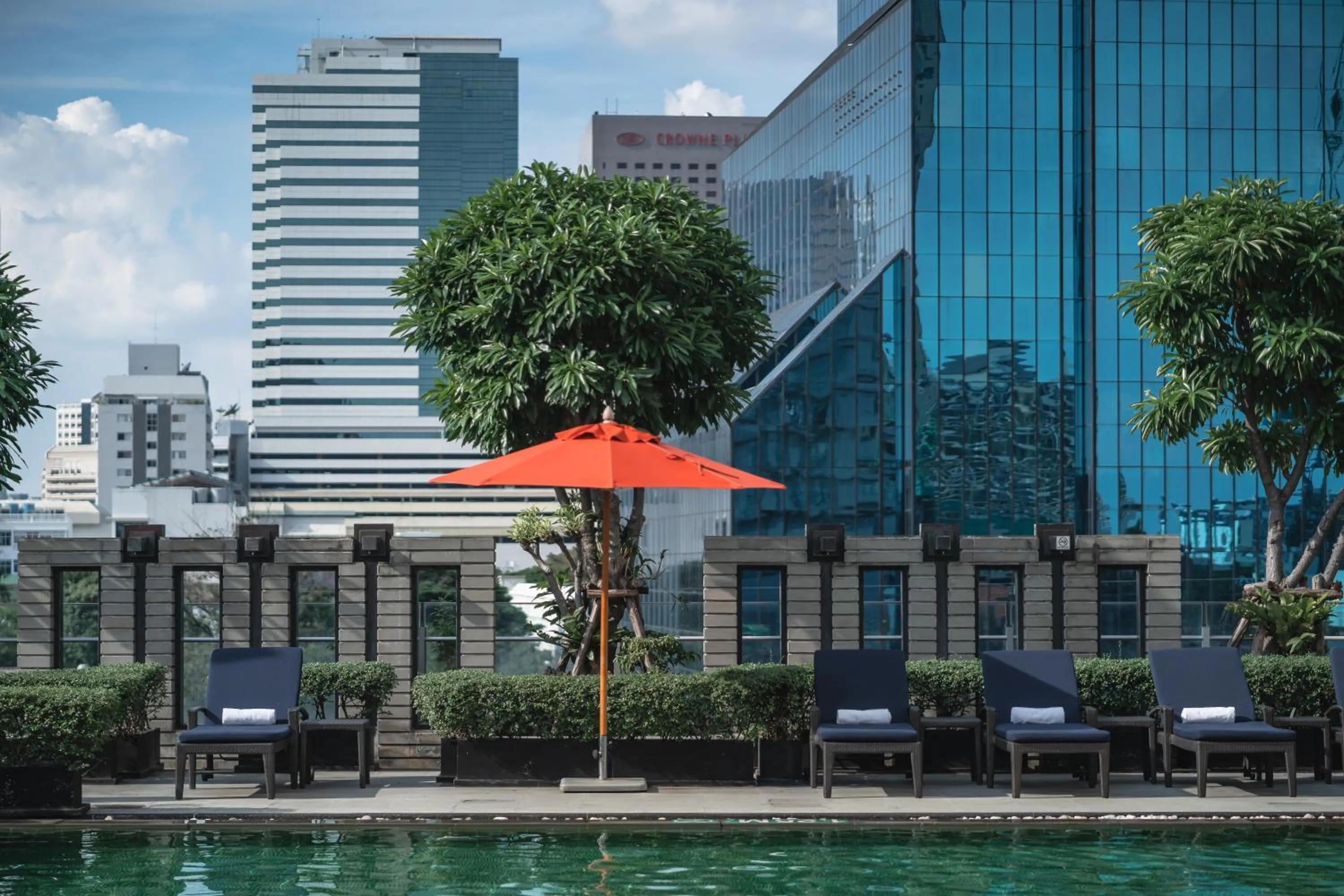 Swimming pool in Sathorn Vista, Bangkok - Marriott Executive Apartments