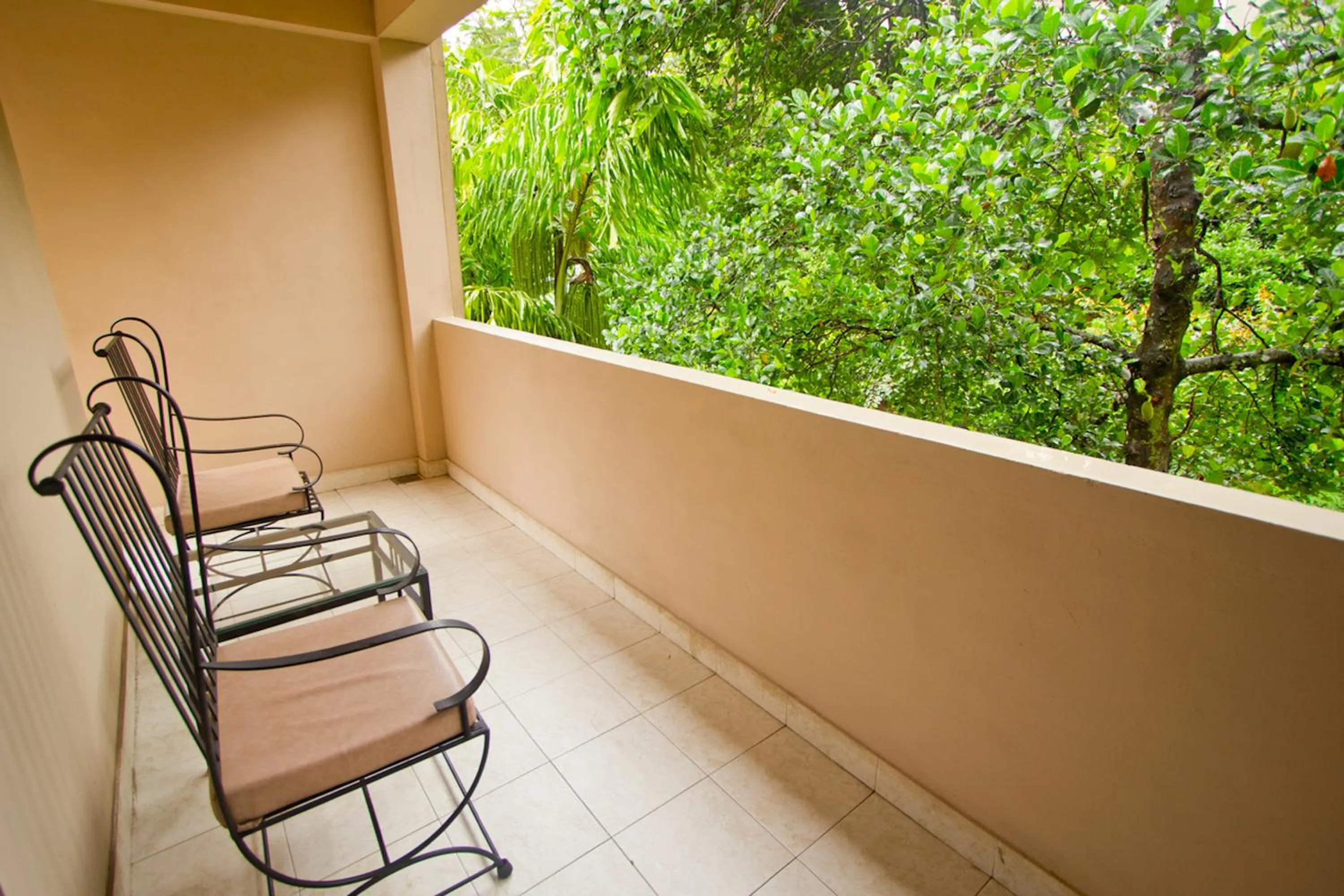 Day in Randholee Resort & Spa