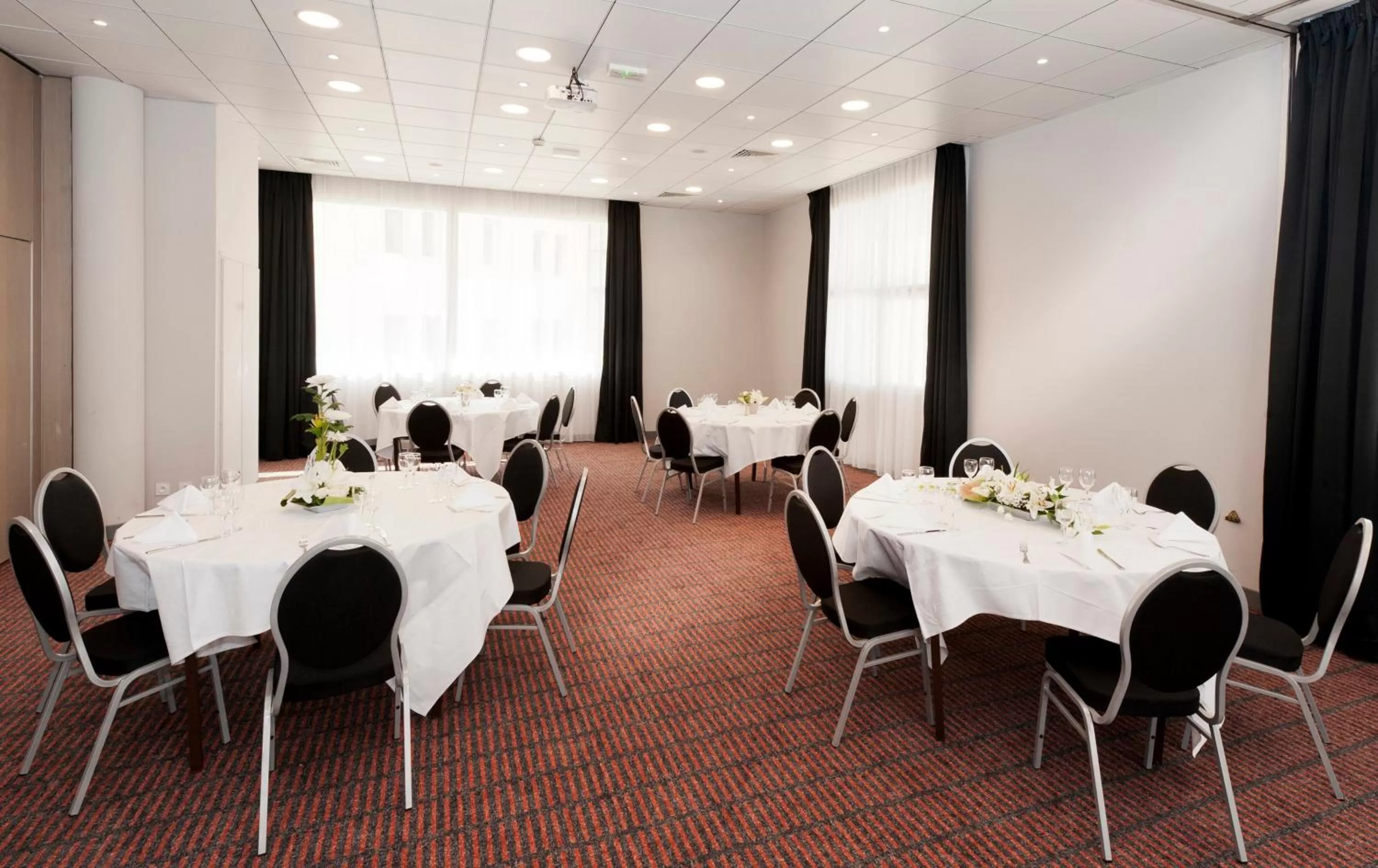 Banquet/Function facilities in Holiday Inn Toulon City Centre by IHG