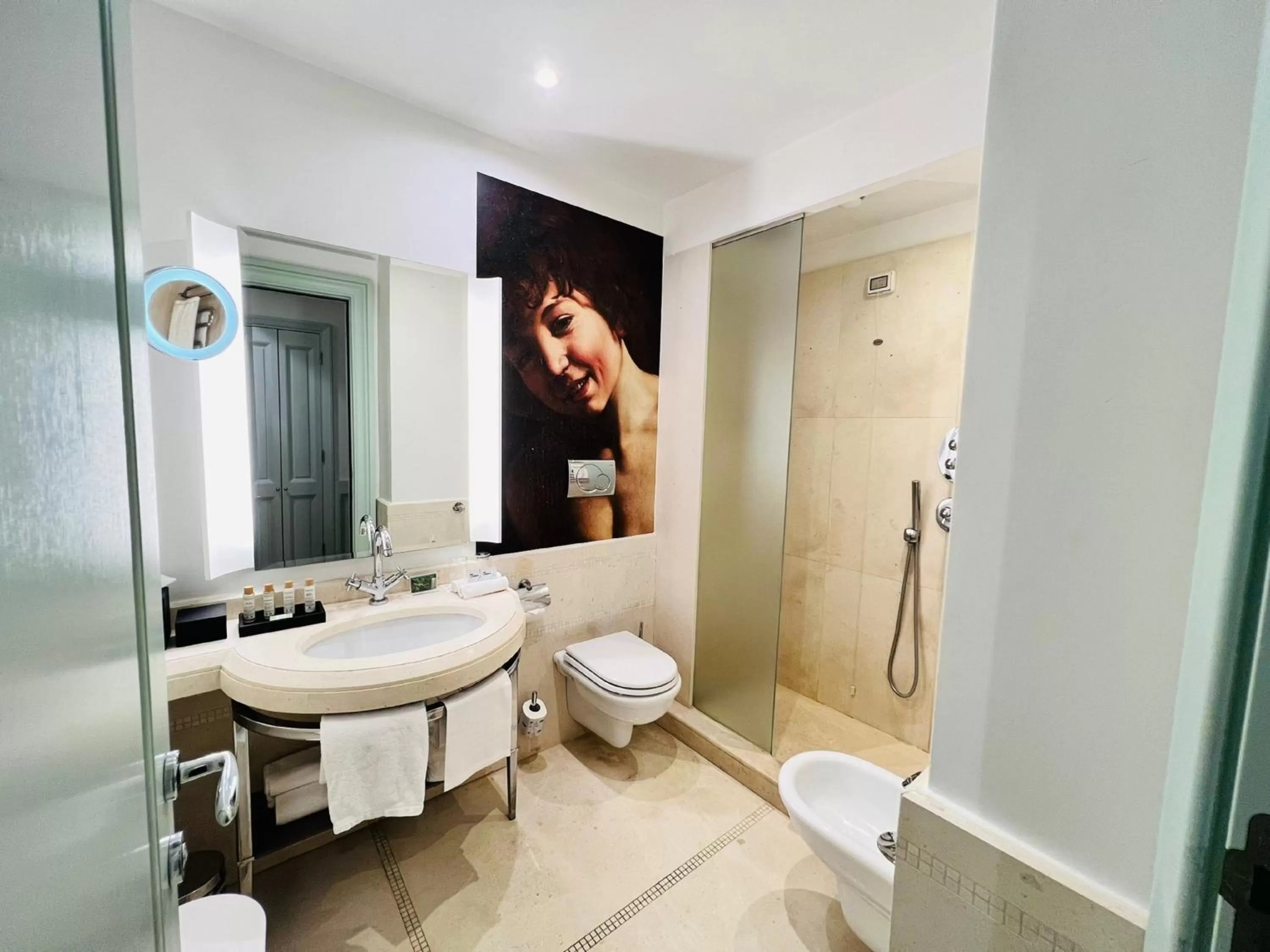 Bathroom in Hotel Indigo Rome - St. George by IHG