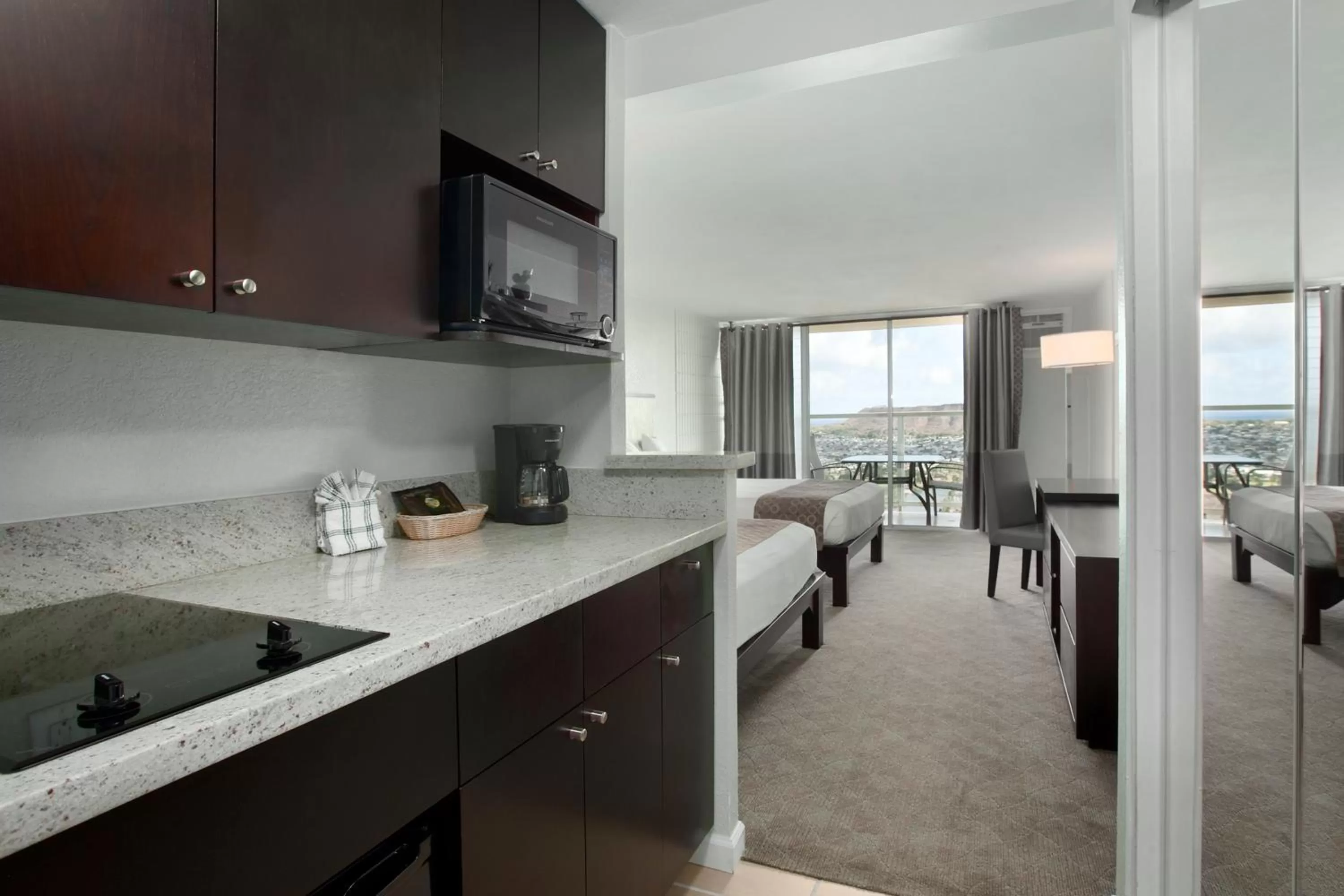 Kitchen or kitchenette in Skyline Island Colony Hotel