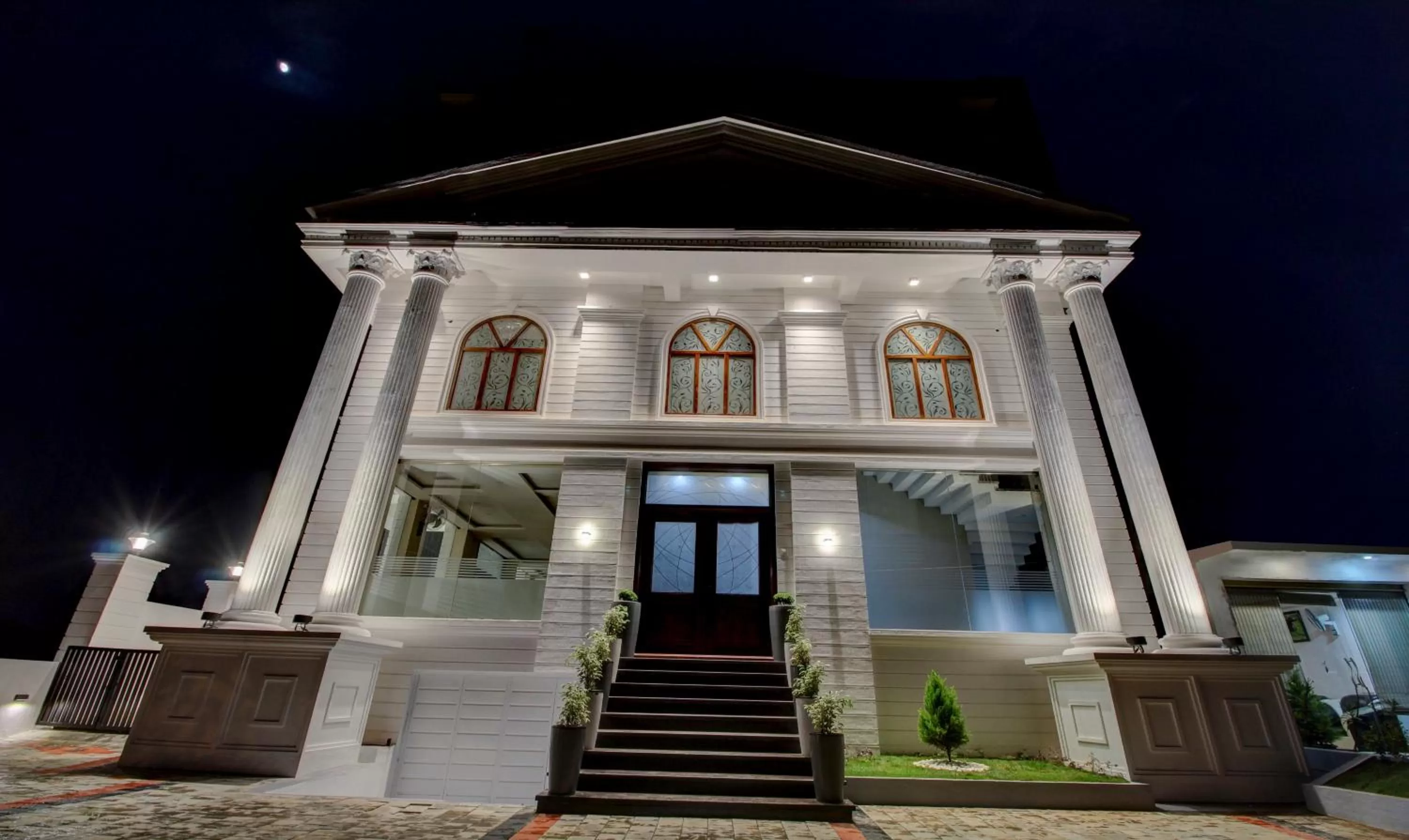 Property building in Treebo The Meridian, 10 Mins To Mahatma Gandhi Park