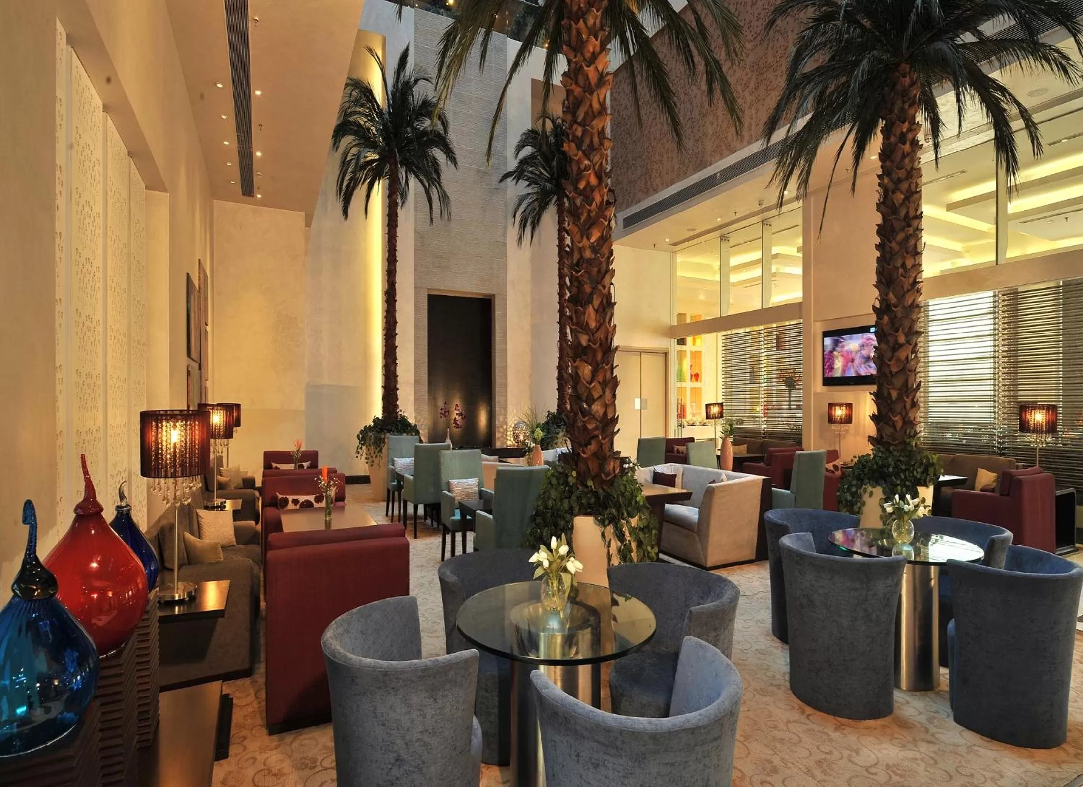 Communal lounge/ TV room in Park Plaza Faridabad