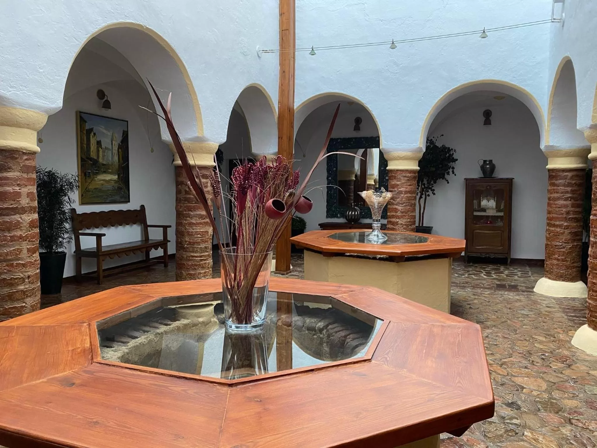 Patio in Hotel Monasterio de Rocamador