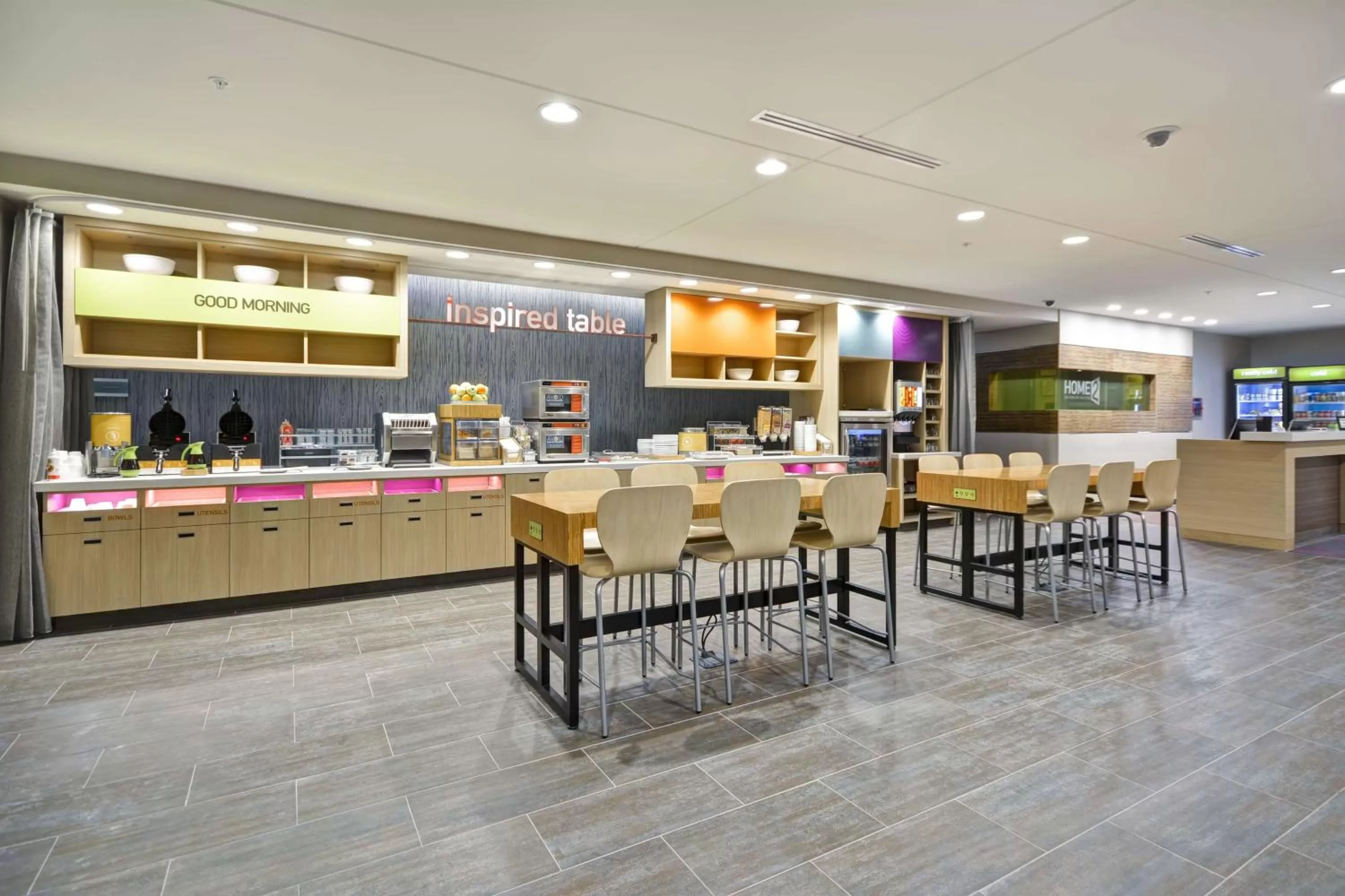 Dining area in Home2 Suites by Hilton Kansas City KU Medical Center