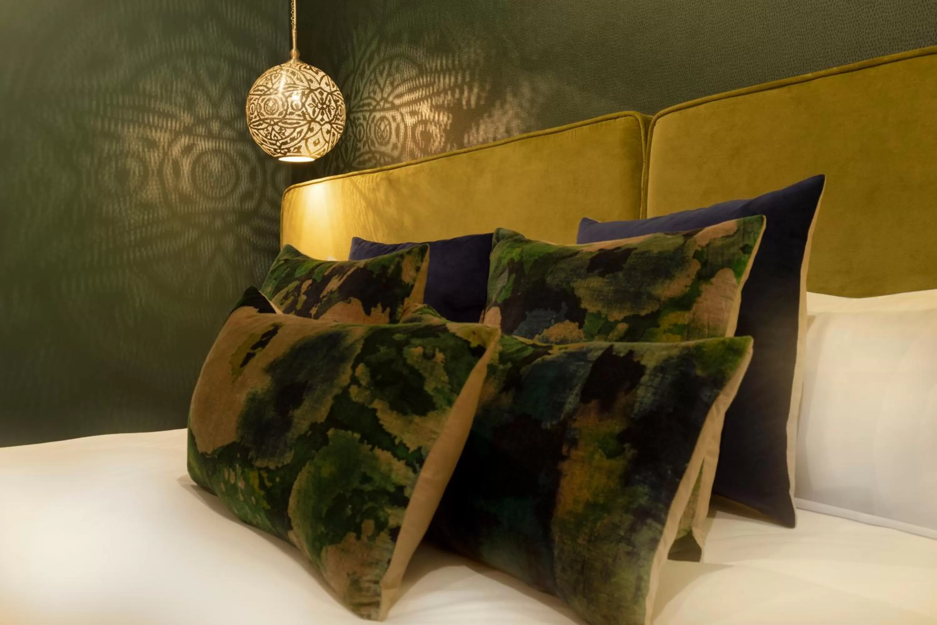 Bed in Hotel Frangos