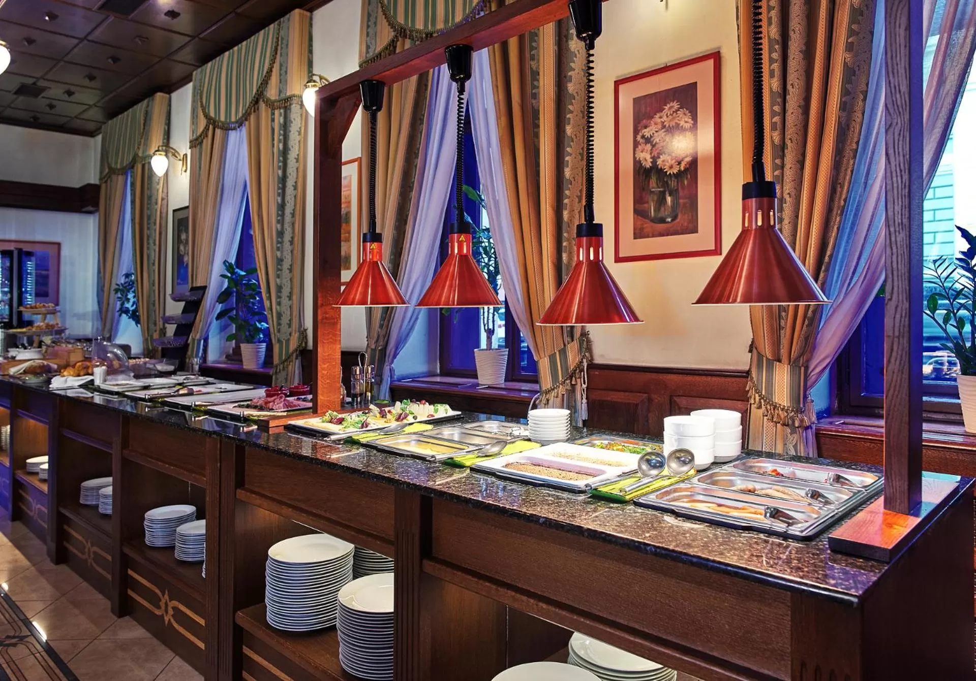 Breakfast in Green Garden Hotel