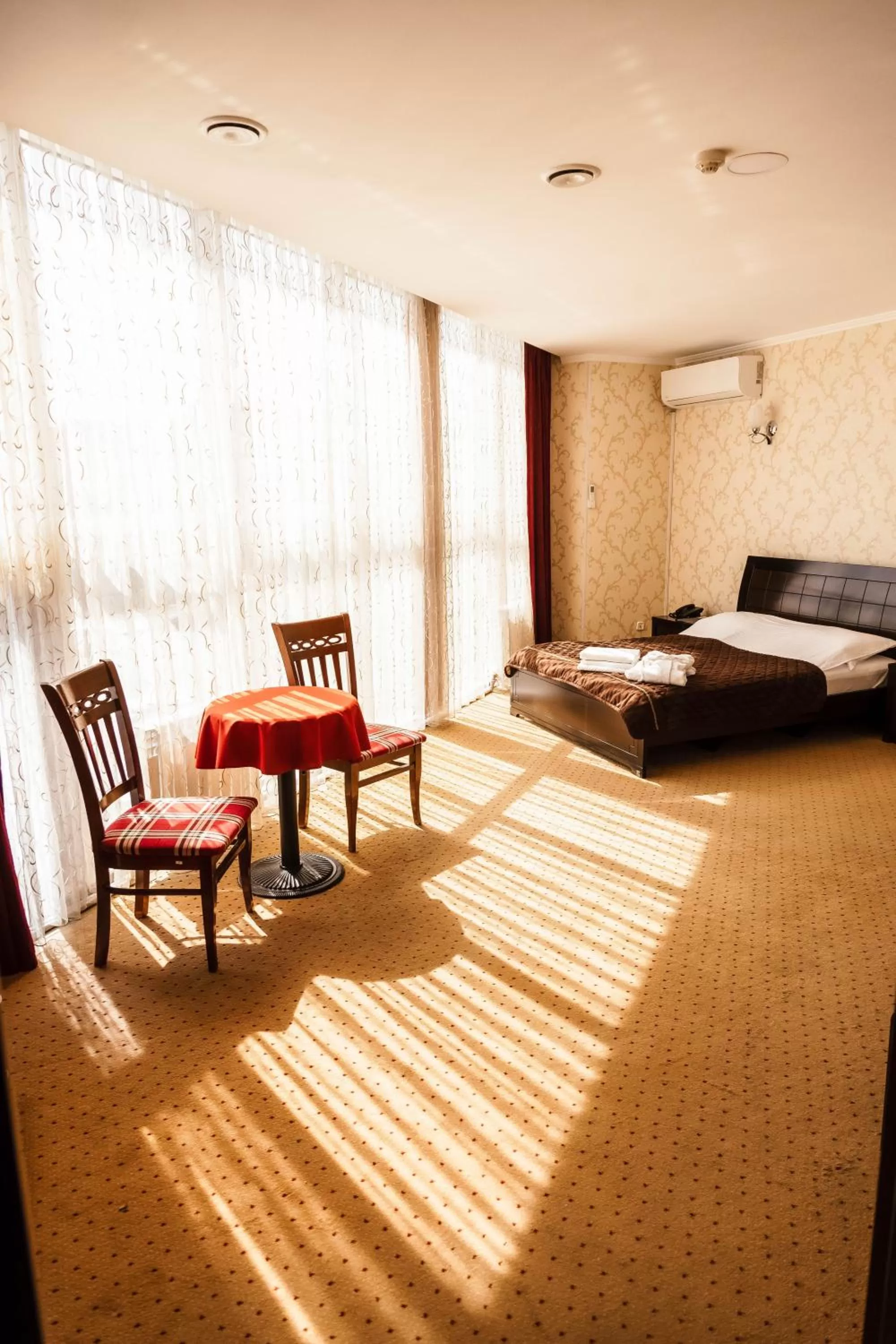 Bed in Golden Palace