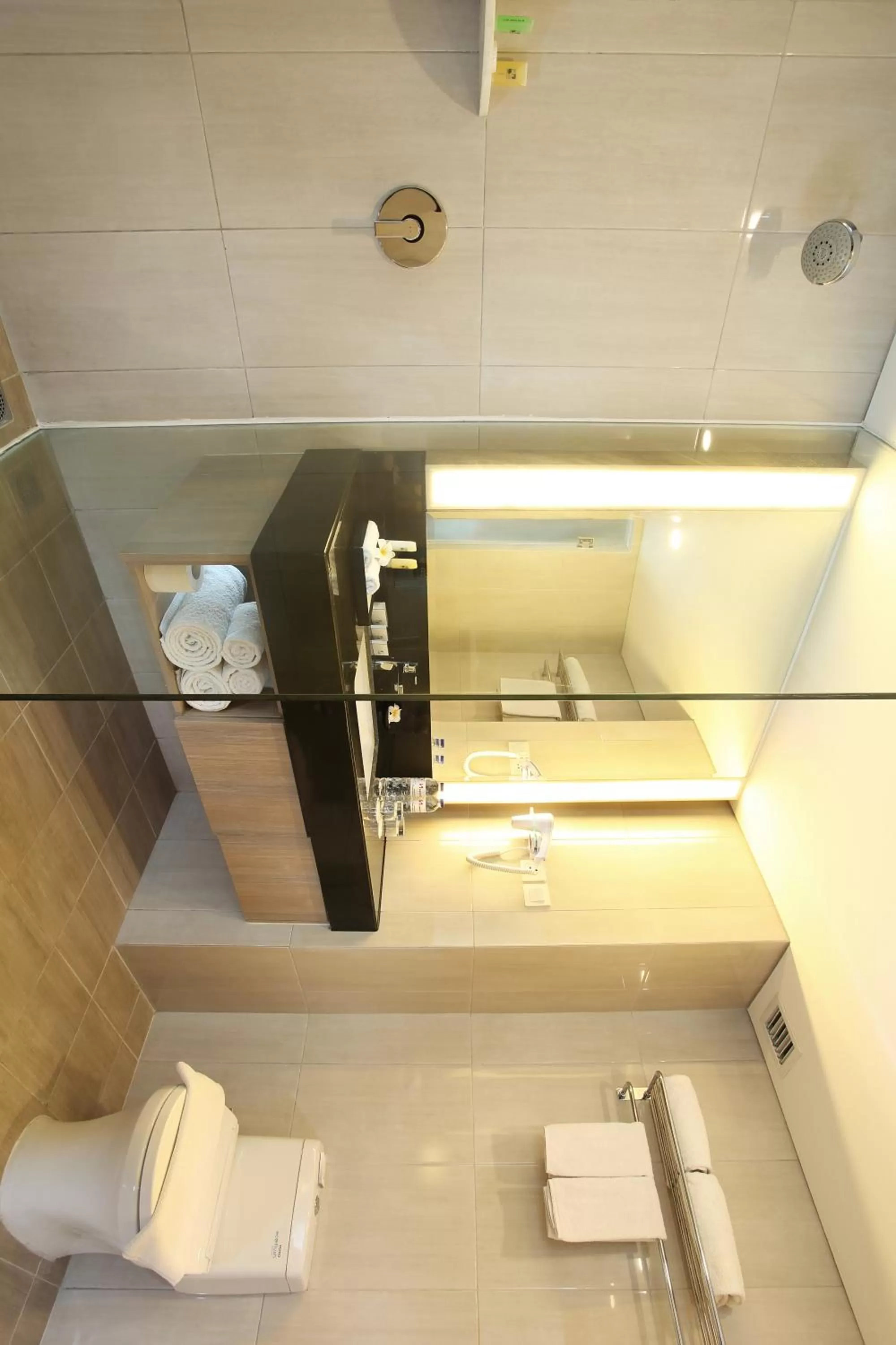 Shower in Swiss-Belinn Tunjungan Surabaya