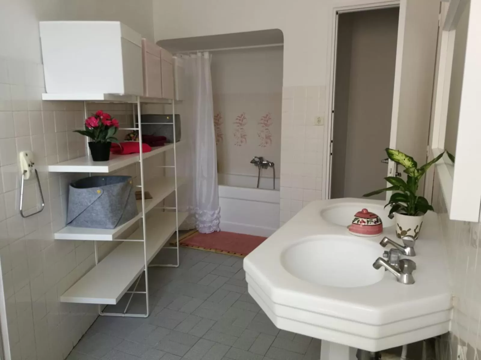 Bathroom in La Villa STELLA