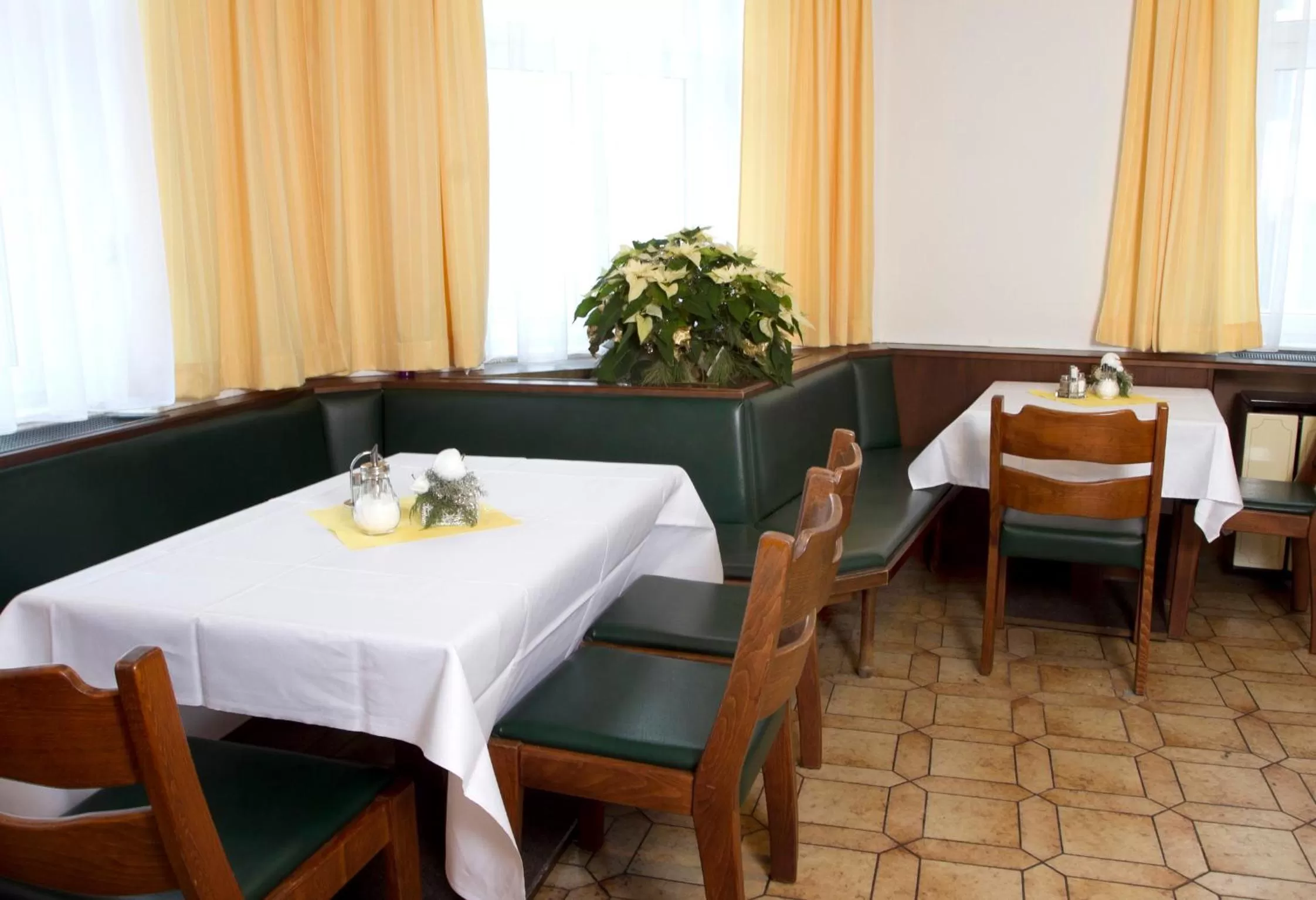Restaurant/places to eat in Hotel zur Sonne