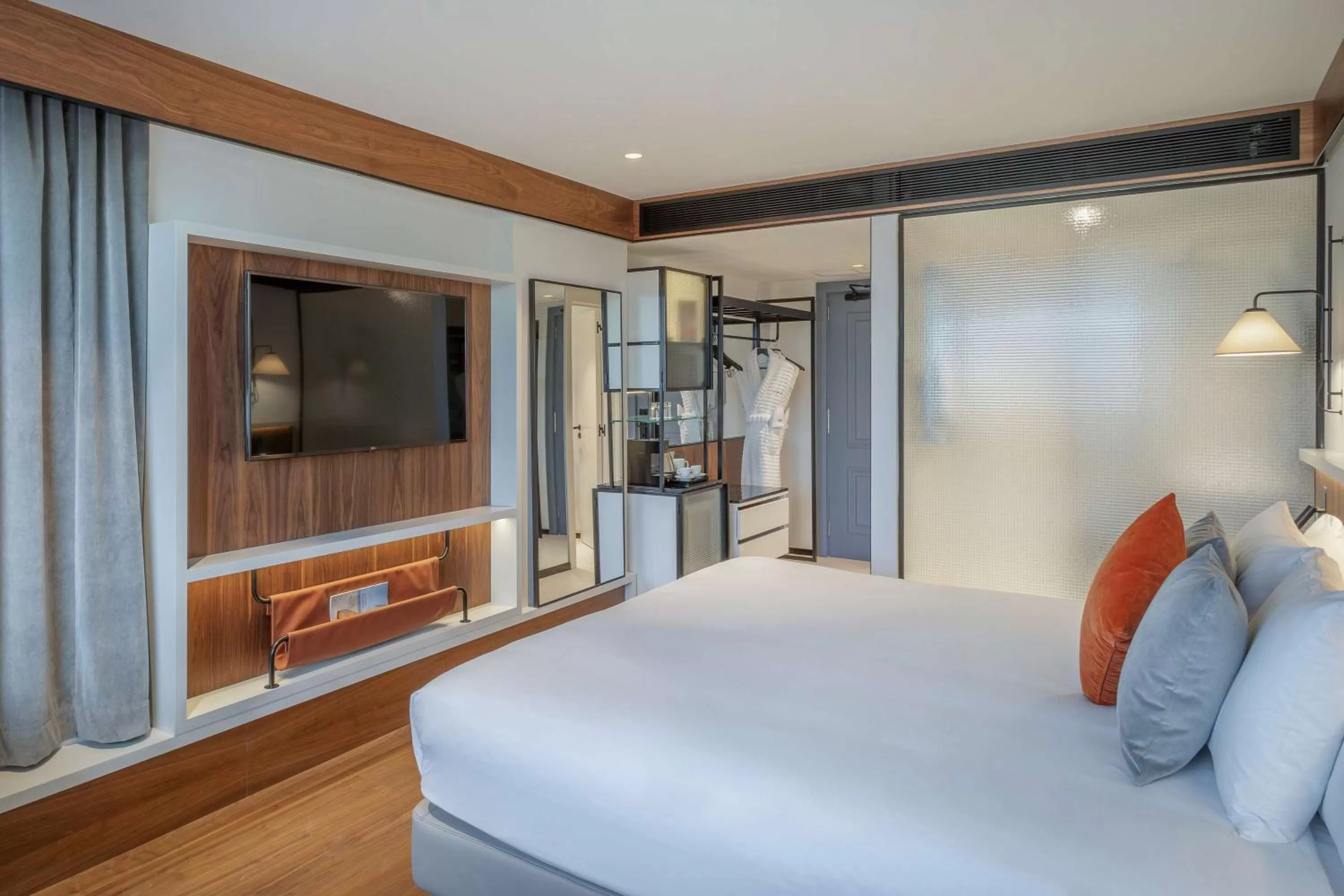 Photo of the whole room, Bed in Melia White House Hotel