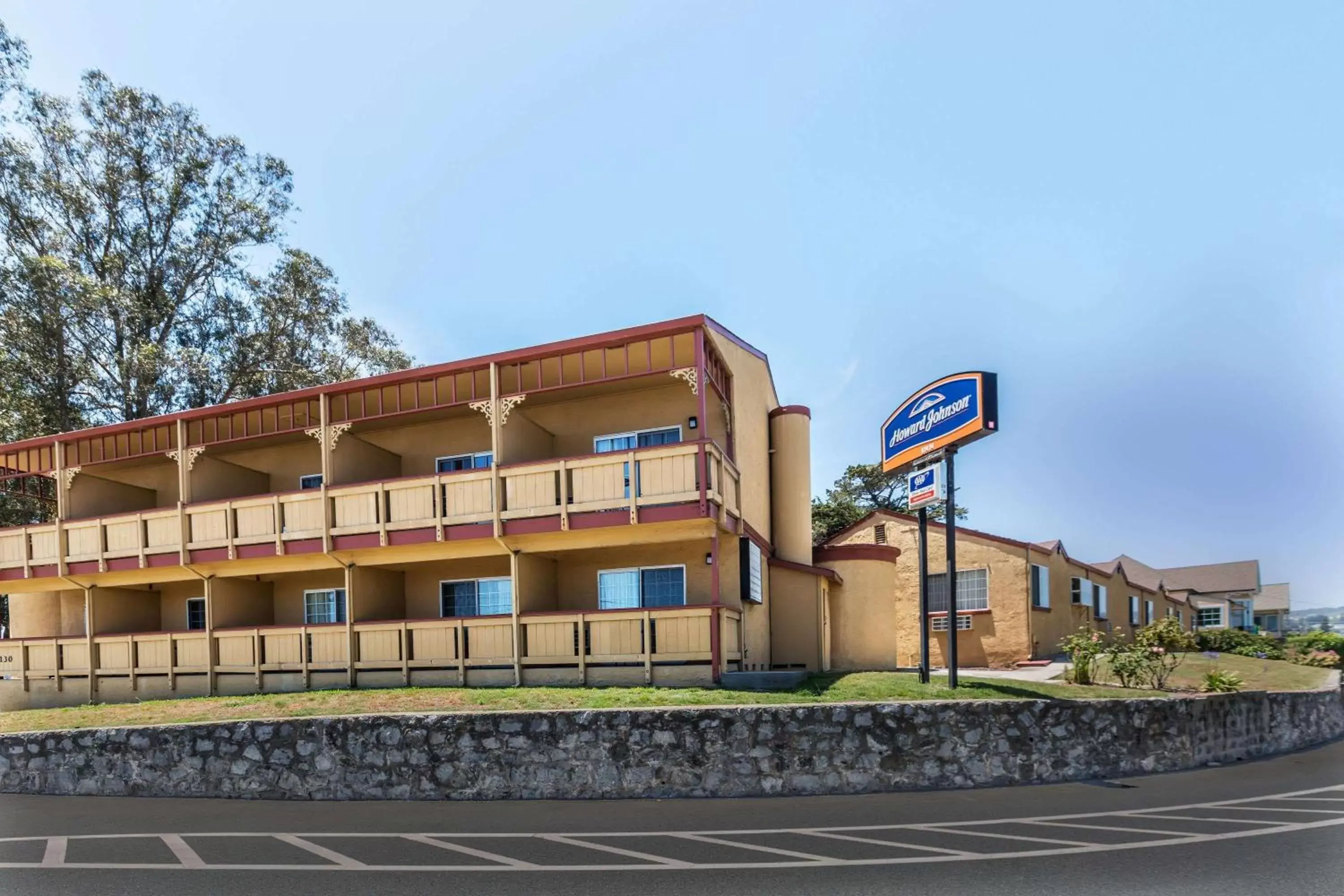 Howard Johnson by Wyndham Santa Cruz Howard Johnson by Wyndham Santa Cruz