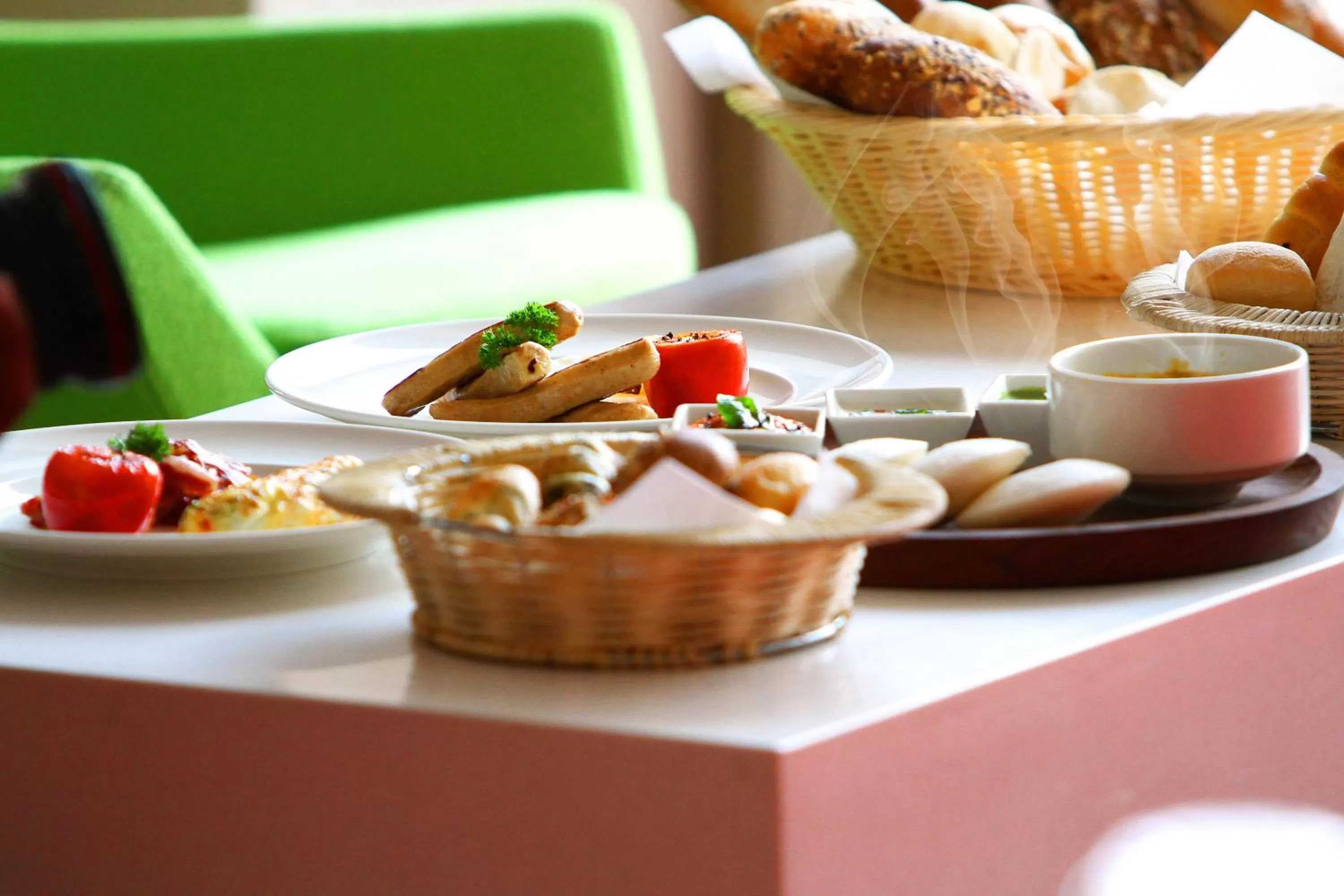 Food and drinks in ibis Navi Mumbai - An Accor Brand