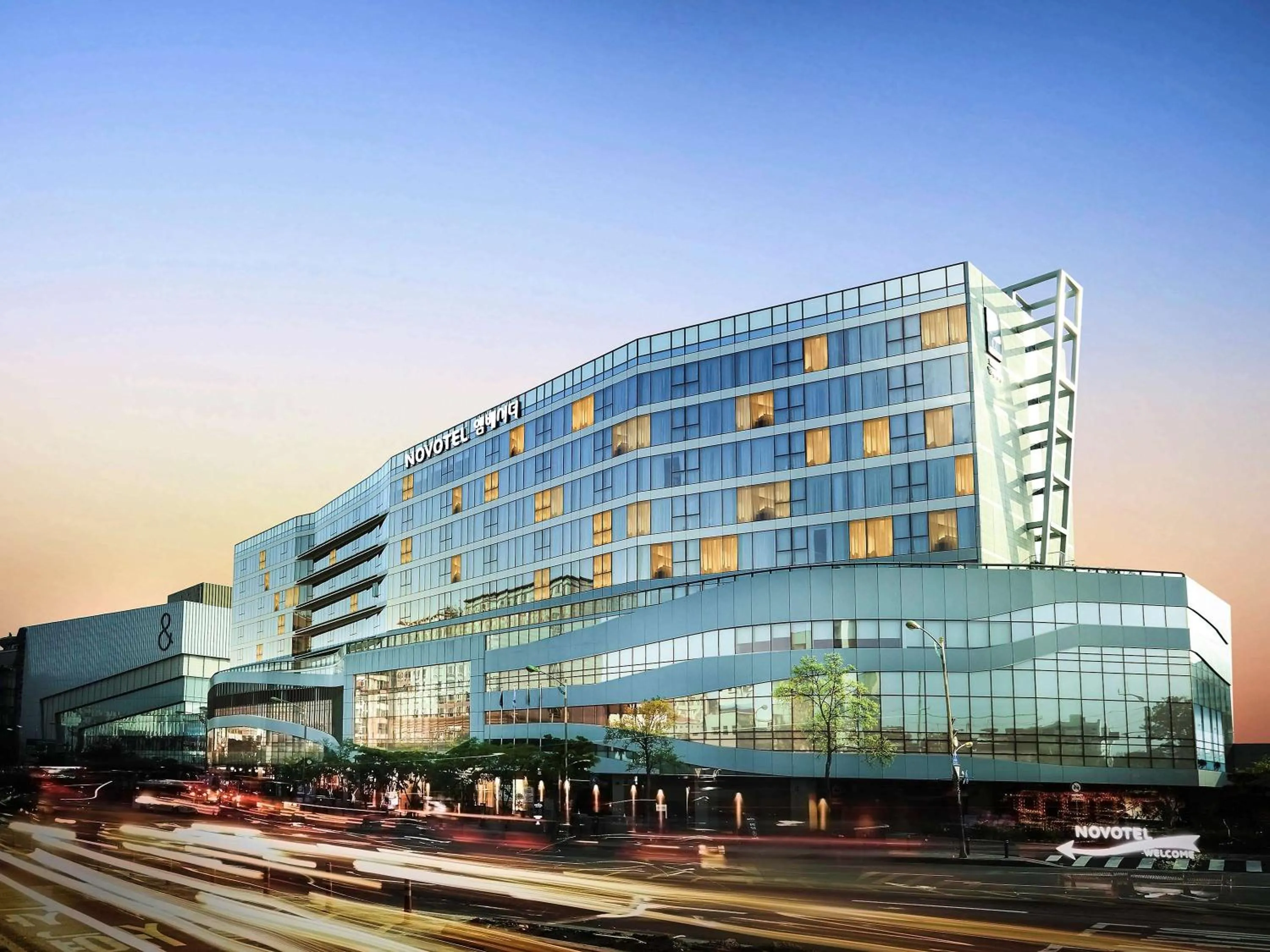 Property building in Novotel Ambassador Suwon